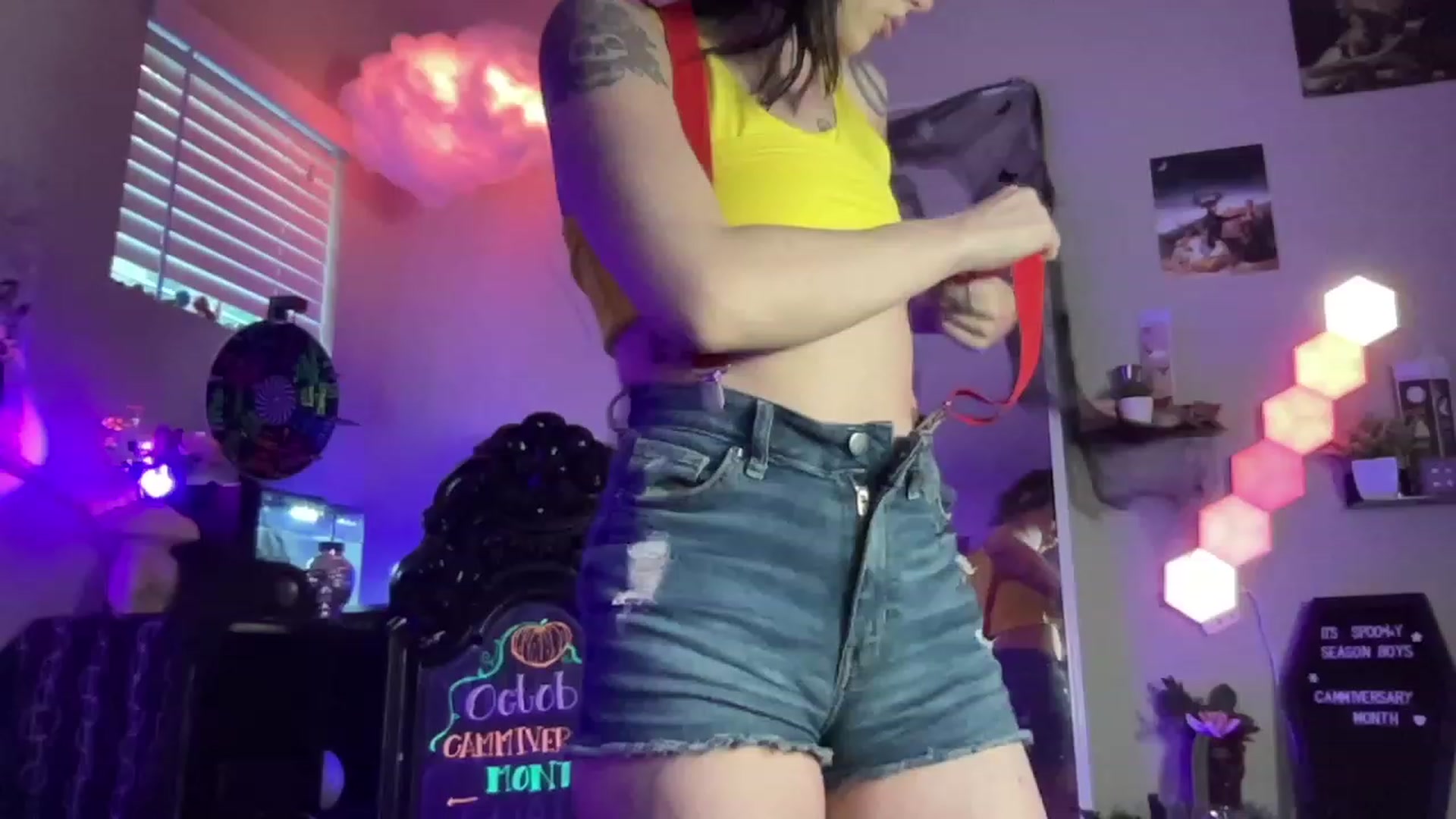 Gallery image thumbnail from RileyWoods's myfreecams stream on, 10/09/2023, 01:17 image 4 of 20