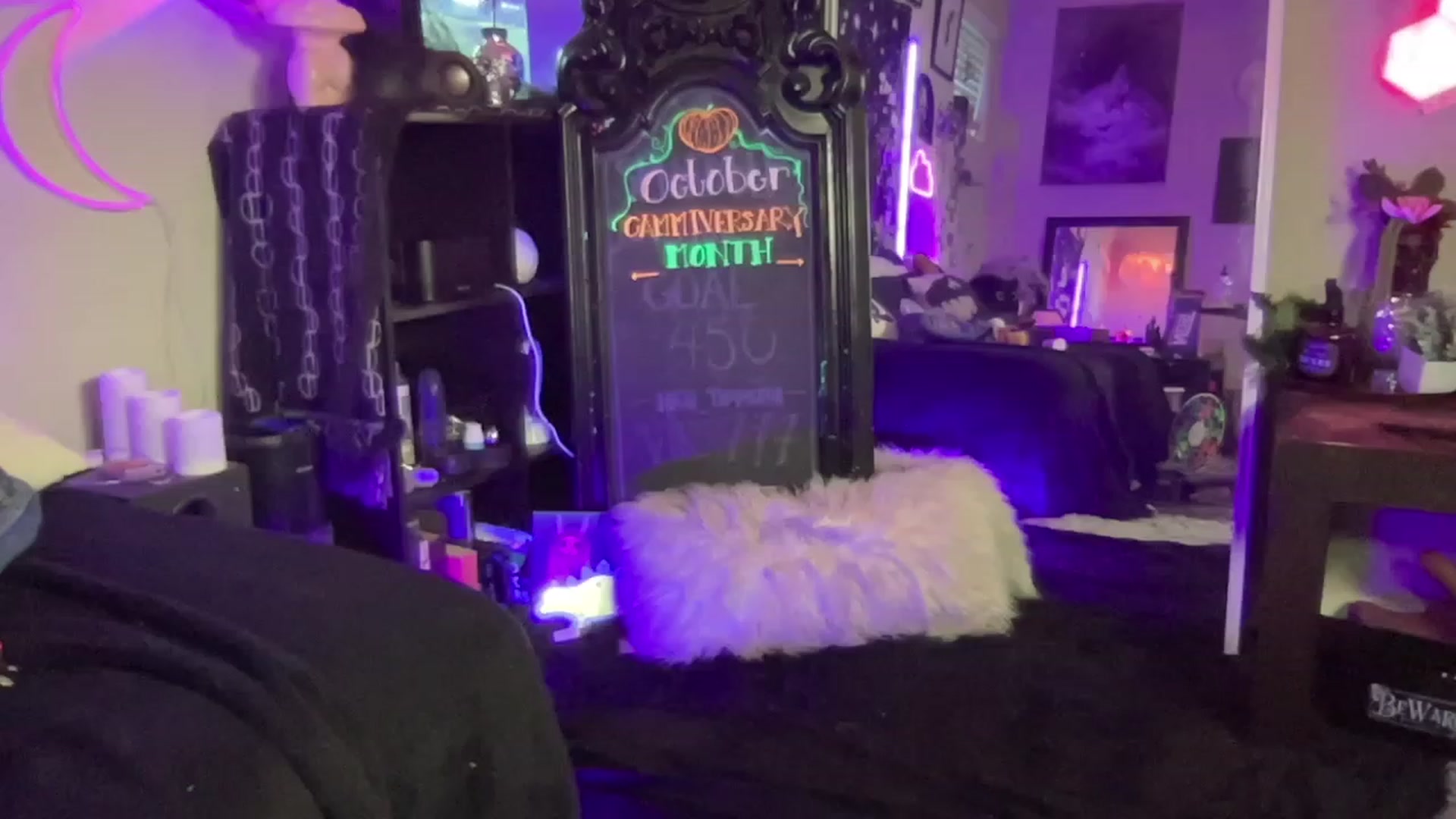 Gallery image thumbnail from RileyWoods's myfreecams stream on, 10/09/2023, 01:17 image 20 of 20