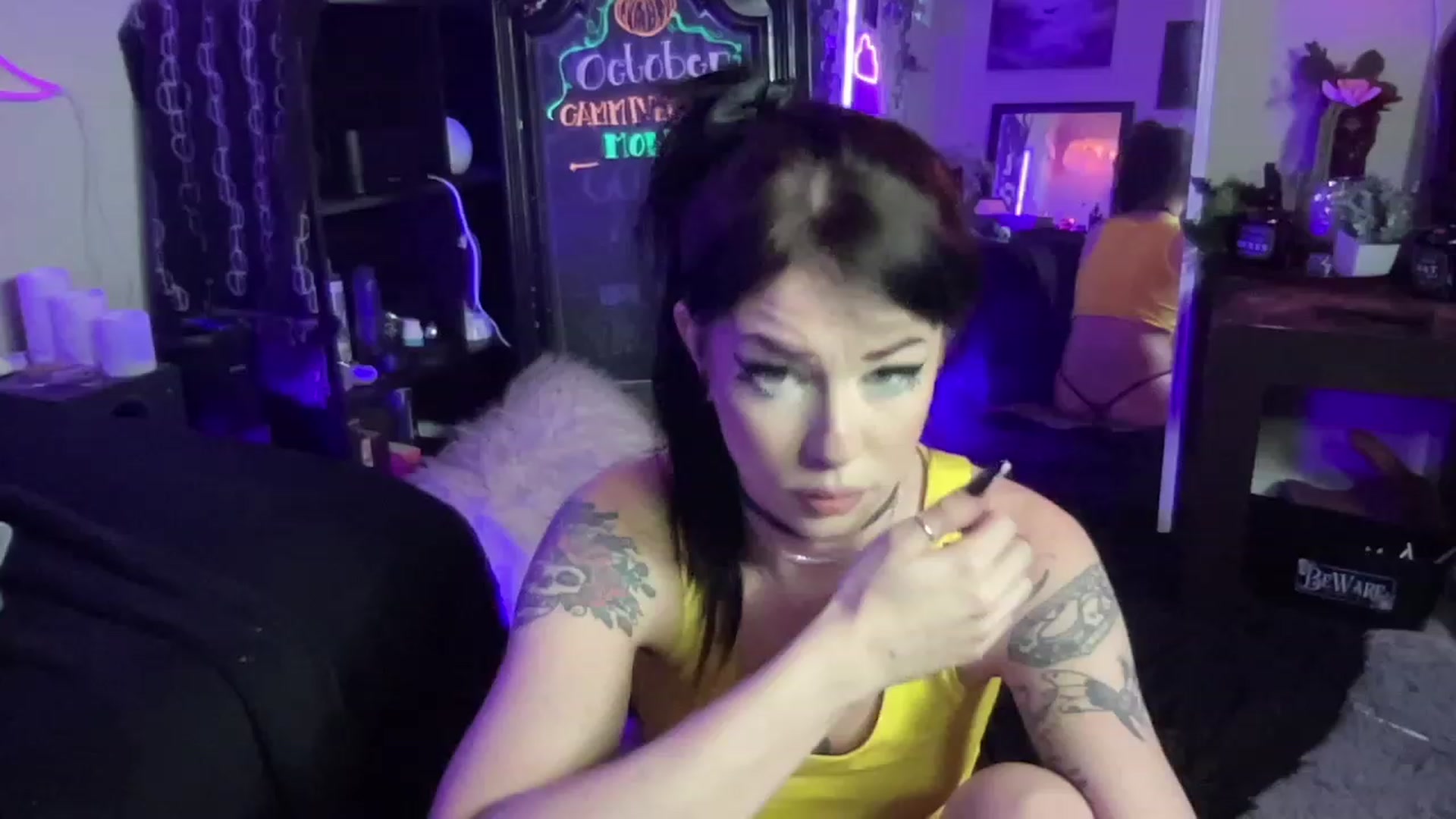 Gallery image thumbnail from RileyWoods's myfreecams stream on, 10/09/2023, 01:17 image 15 of 20