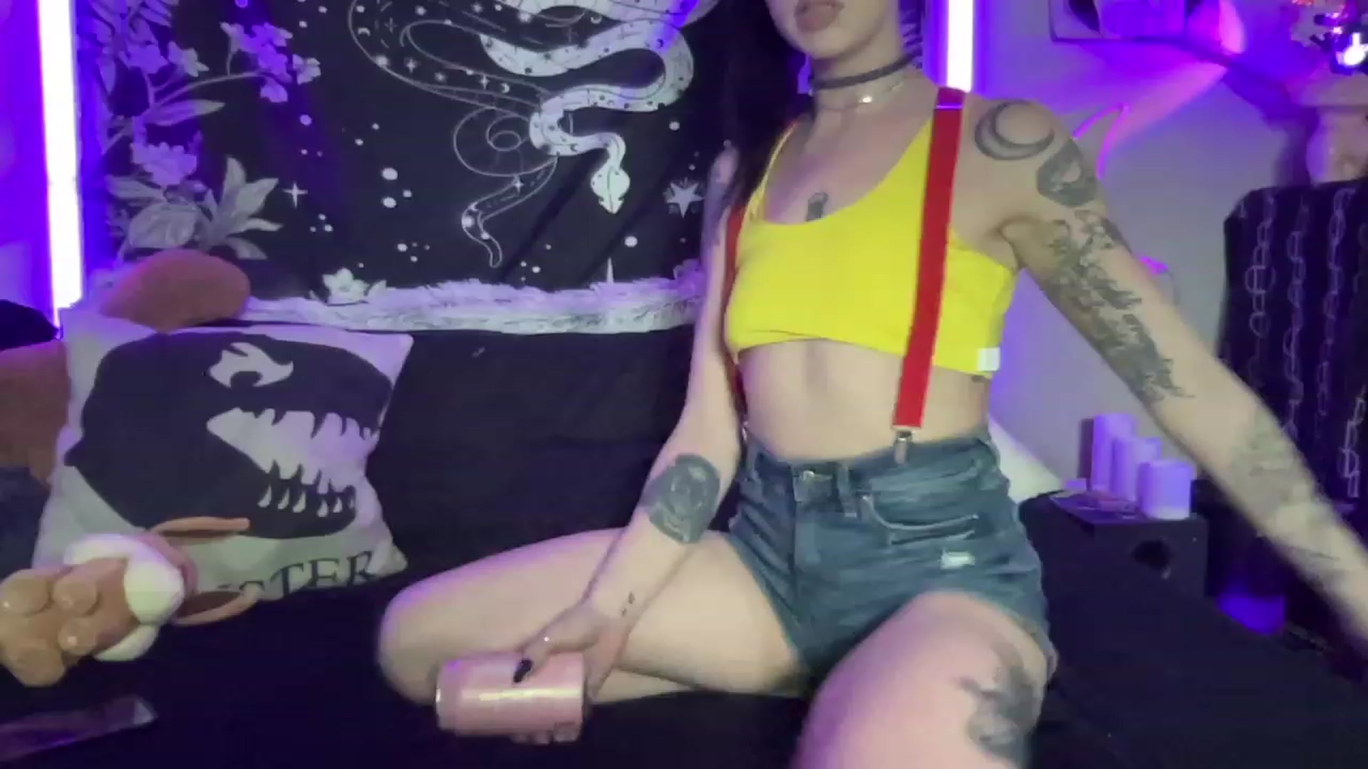 Gallery image thumbnail from RileyWoods's myfreecams stream on, 10/09/2023, 01:17 image 5 of 20