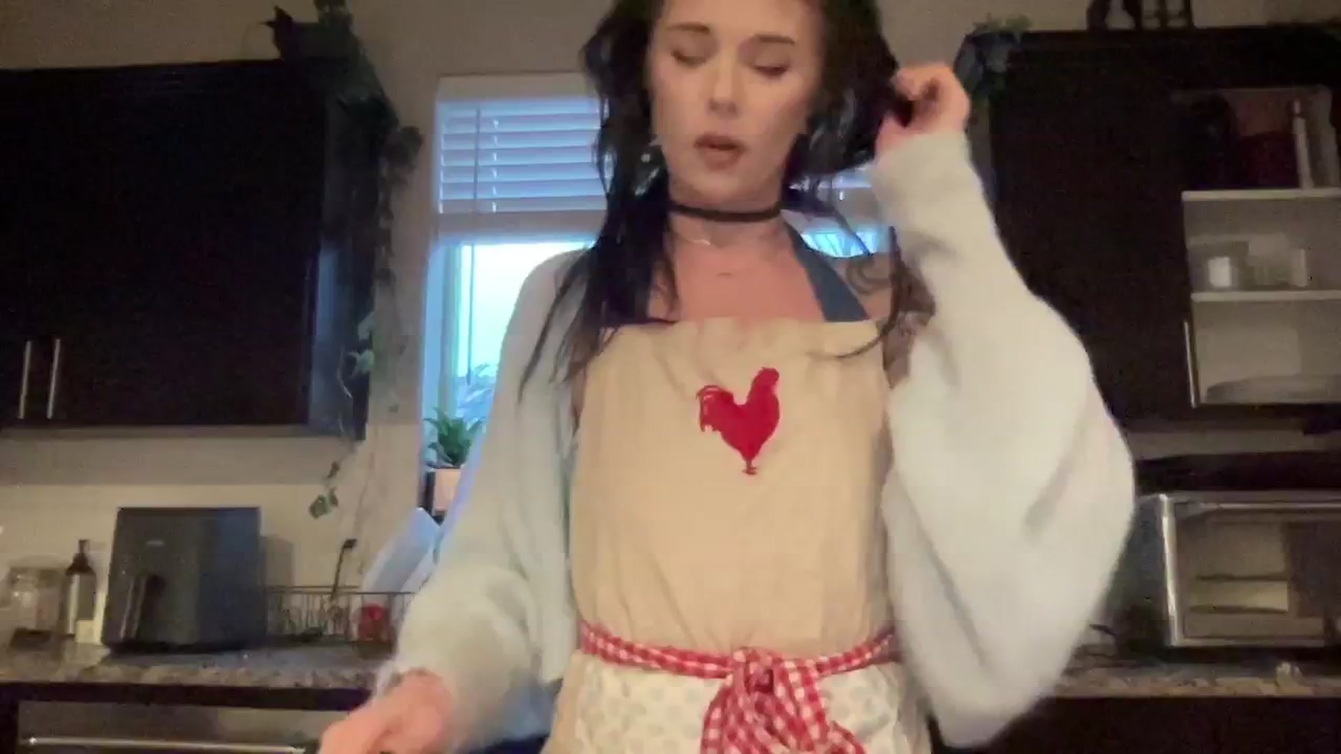Gallery image thumbnail from RileyWoods's myfreecams stream on, 02/12/2024, 03:26 image 3 of 20