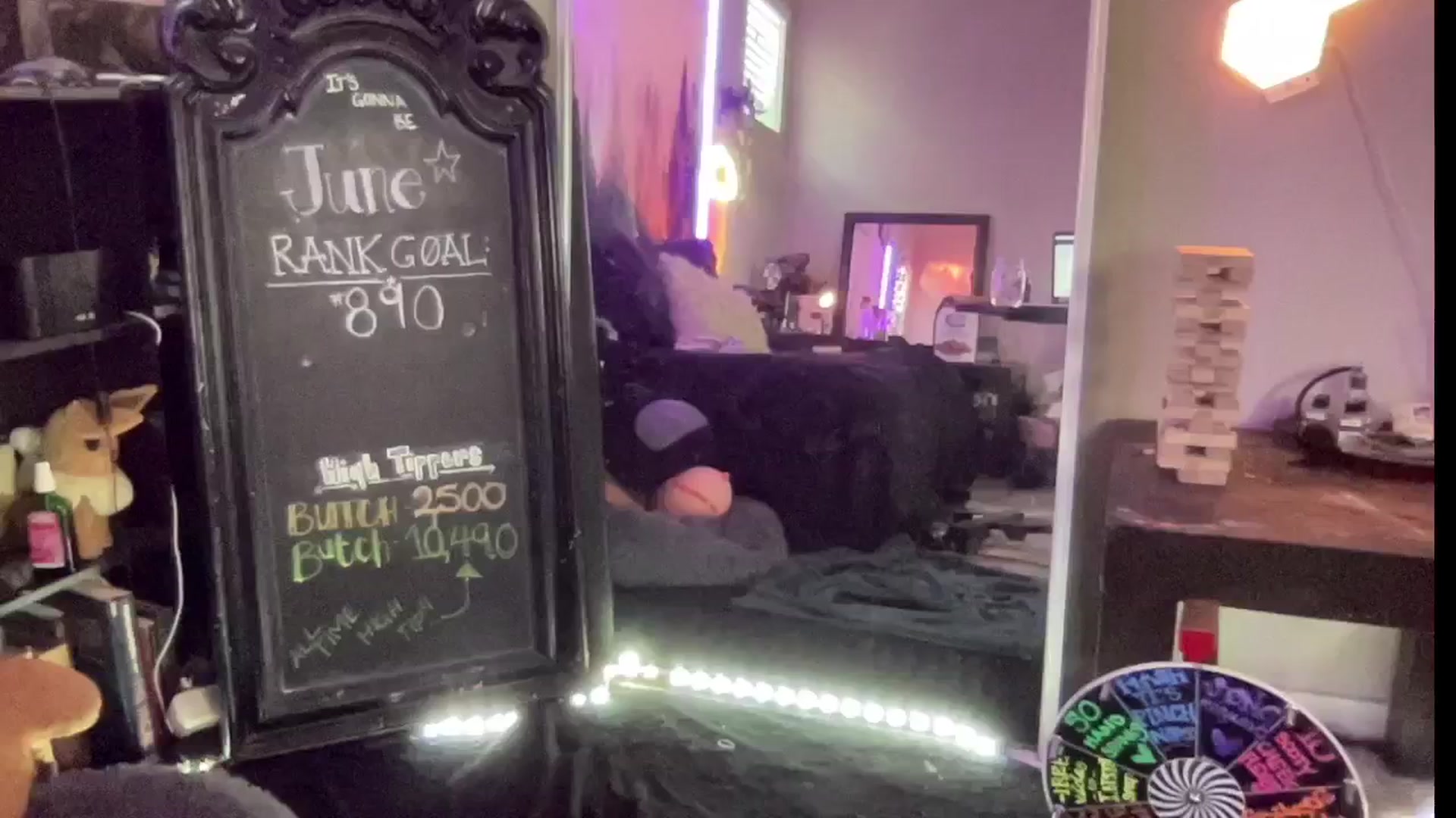Gallery image thumbnail from RileyWoods's myfreecams stream on, 07/17/2024, 24:25 image 18 of 20