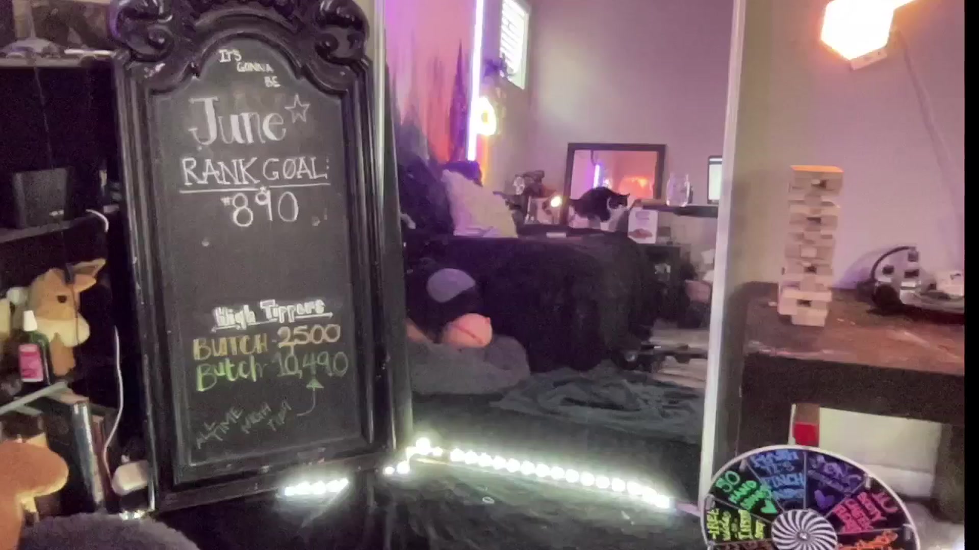 Gallery image thumbnail from RileyWoods's myfreecams stream on, 07/17/2024, 24:25 image 17 of 20