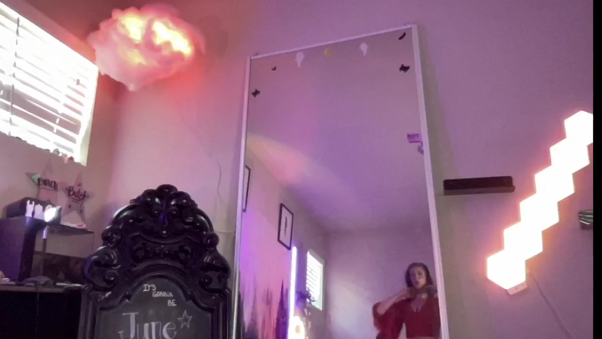 Gallery image thumbnail from RileyWoods's myfreecams stream on, 07/17/2024, 24:25 image 8 of 20