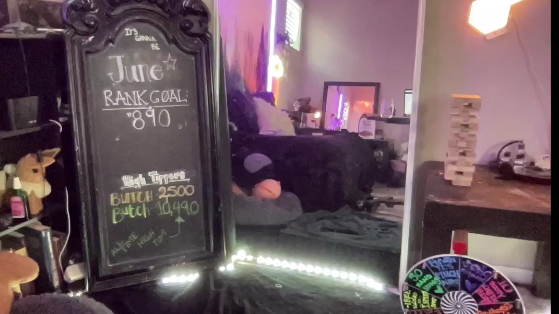 Gallery image thumbnail from RileyWoods's myfreecams stream on, 07/17/2024, 24:25 image 19 of 20