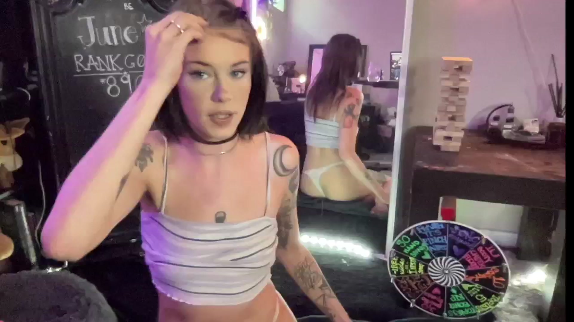 Gallery image thumbnail from RileyWoods's myfreecams stream on, 07/17/2024, 24:25 image 3 of 20