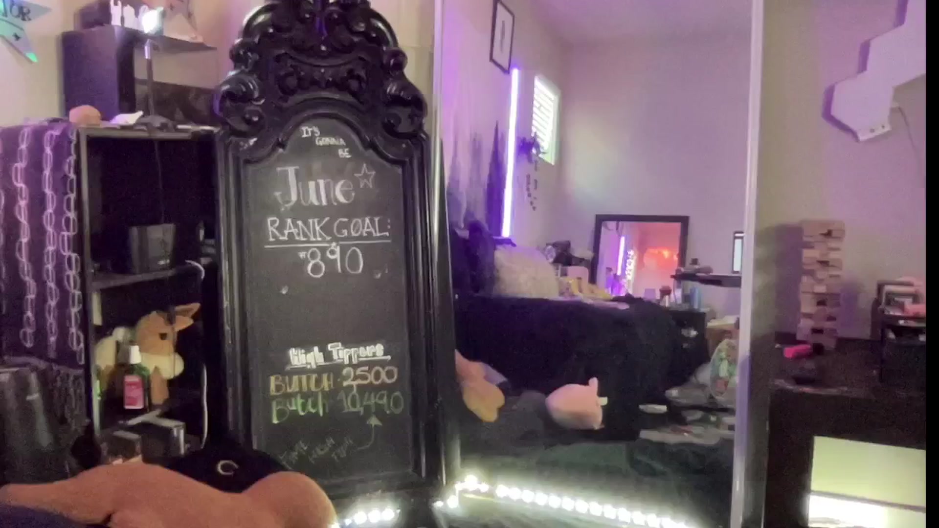 Gallery image thumbnail from RileyWoods's myfreecams stream on, 07/18/2024, 24:17 image 20 of 20