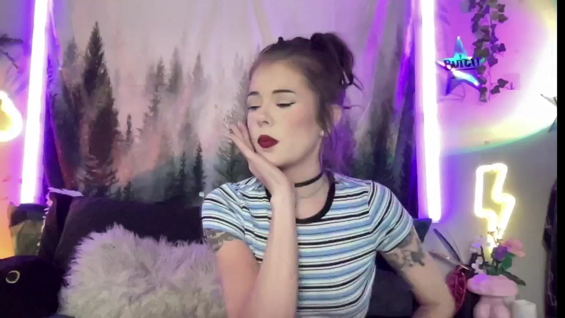 Gallery image thumbnail from RileyWoods's myfreecams stream on, 07/20/2024, 01:22 image 15 of 20