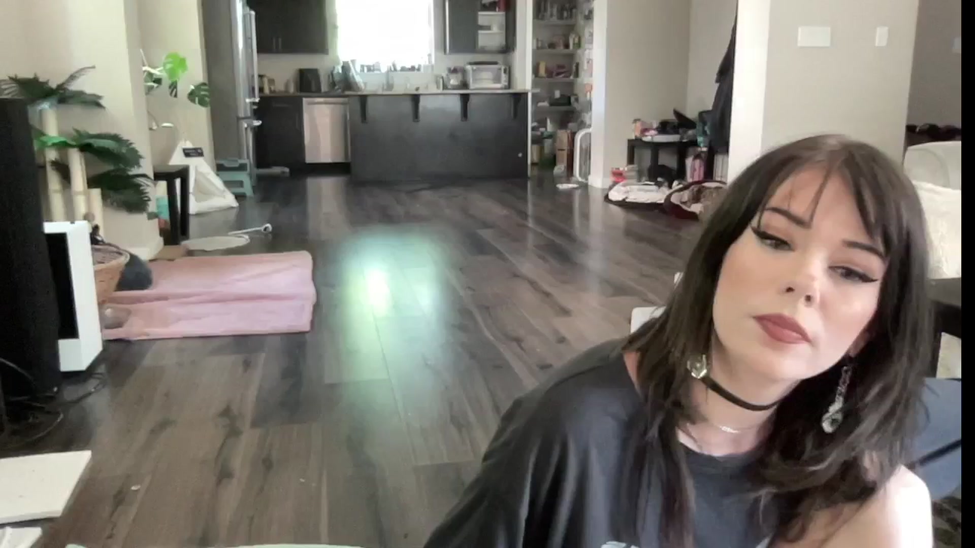Gallery image thumbnail from RileyWoods's myfreecams stream on, 07/23/2024, 24:00 image 1 of 20