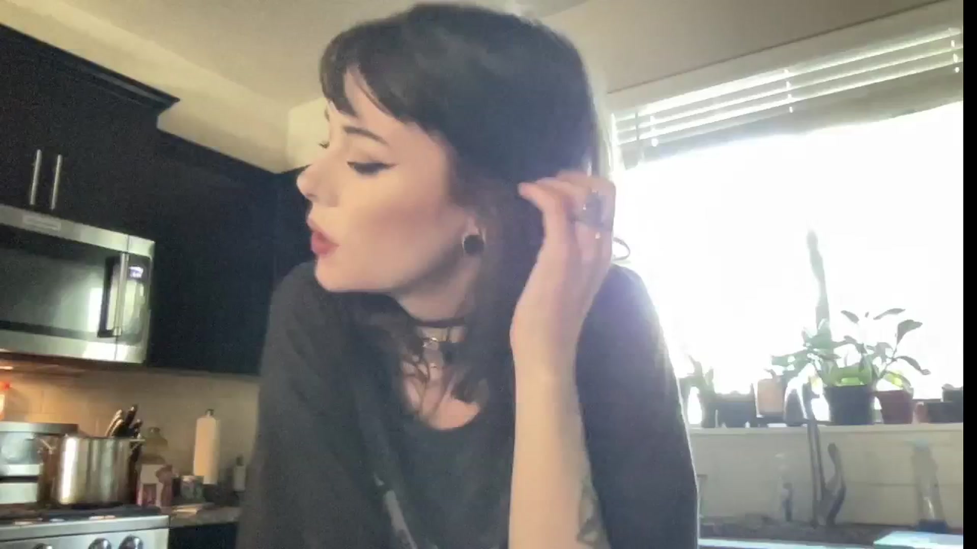 Gallery image thumbnail from RileyWoods's myfreecams stream on, 07/23/2024, 03:06 image 6 of 20