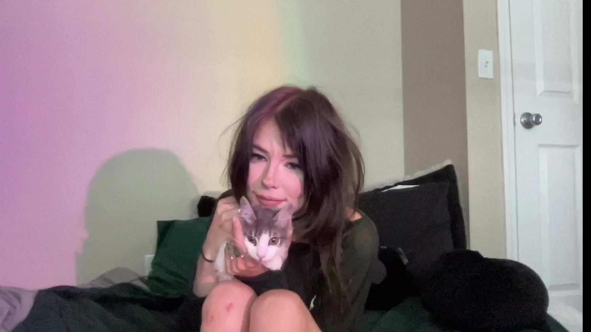 Gallery image thumbnail from RileyWoods's myfreecams stream on, 07/30/2024, 24:00 image 12 of 20
