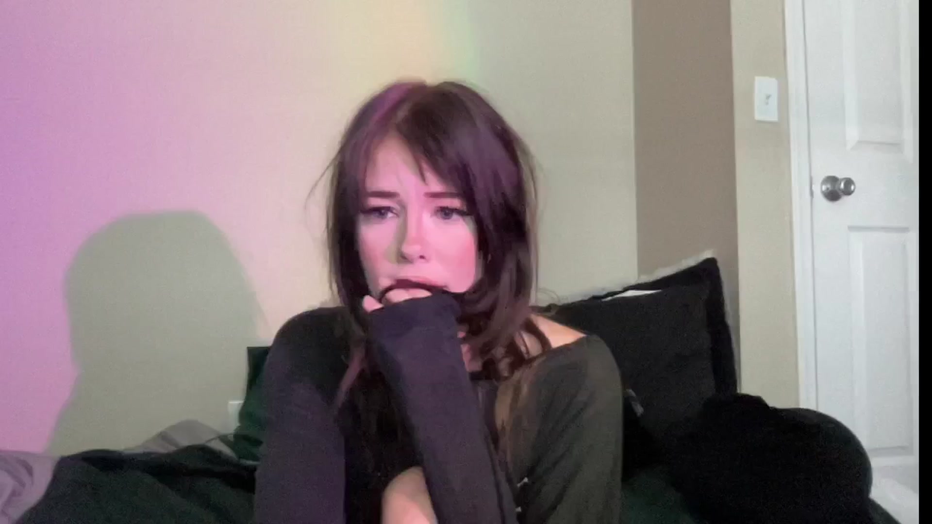 Gallery image thumbnail from RileyWoods's myfreecams stream on, 07/30/2024, 24:00 image 13 of 20