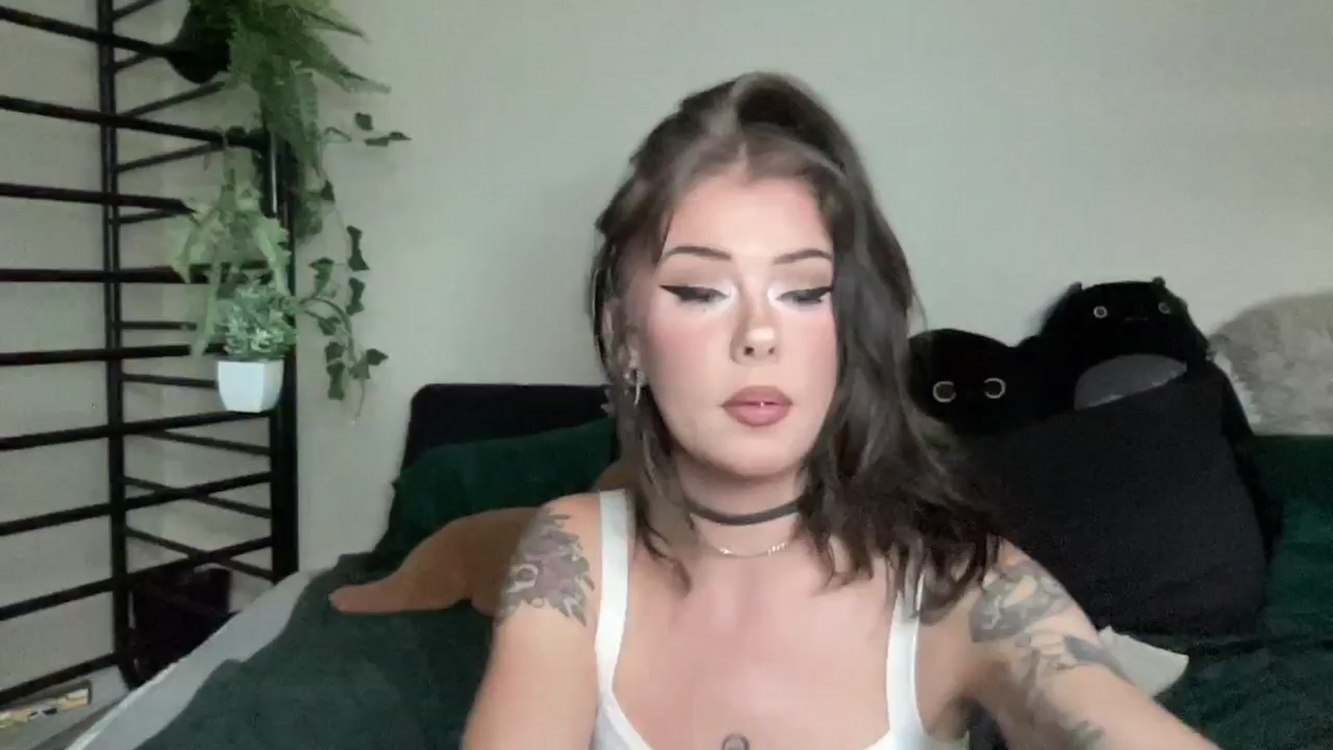 Gallery image thumbnail from RileyWoods's myfreecams stream on, 08/21/2024, 01:04 image 15 of 20