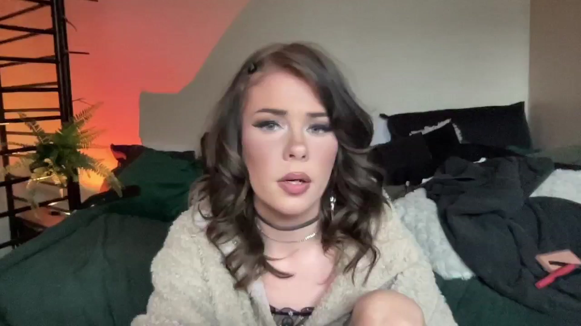 Gallery image thumbnail from RileyWoods's myfreecams stream on, 08/25/2024, 01:10 image 10 of 20