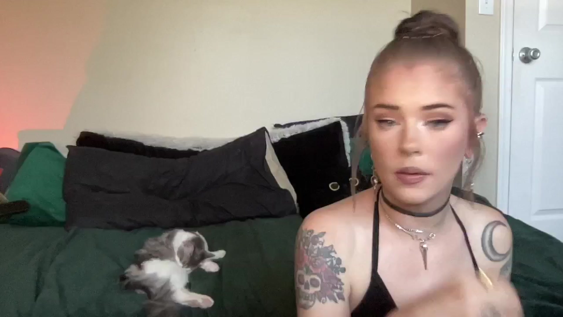 Gallery image thumbnail from RileyWoods's myfreecams stream on, 08/26/2024, 01:50 image 3 of 20