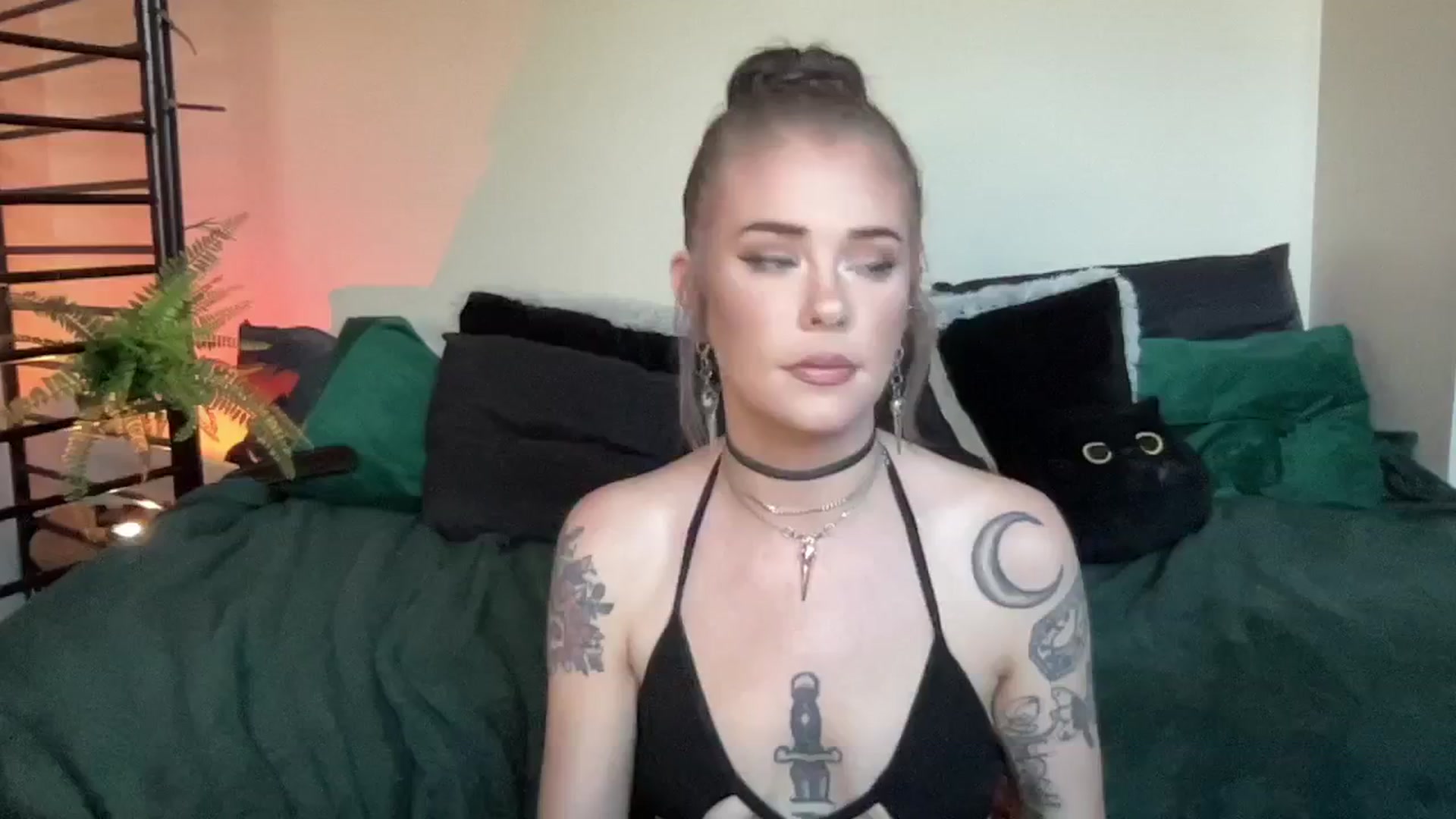 Gallery image thumbnail from RileyWoods's myfreecams stream on, 08/26/2024, 01:50 image 14 of 20