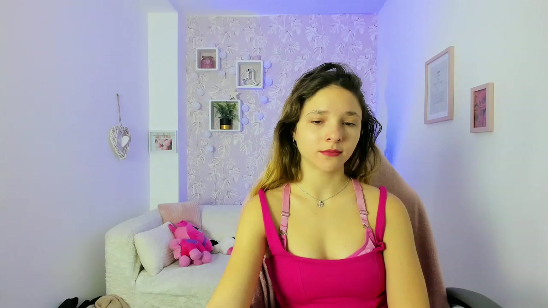 Gallery image thumbnail from Riley_Cutie's myfreecams stream on, 12/22/2022, 11:24 image 13 of 20