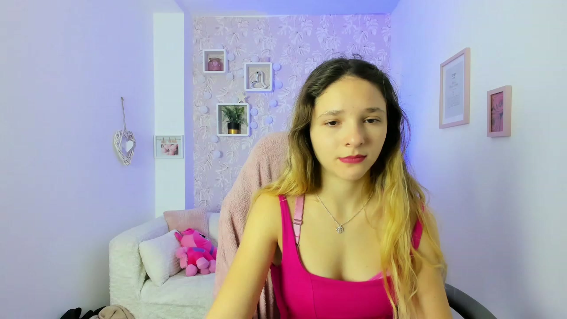 Gallery image thumbnail from Riley_Cutie's myfreecams stream on, 12/22/2022, 11:24 image 1 of 20