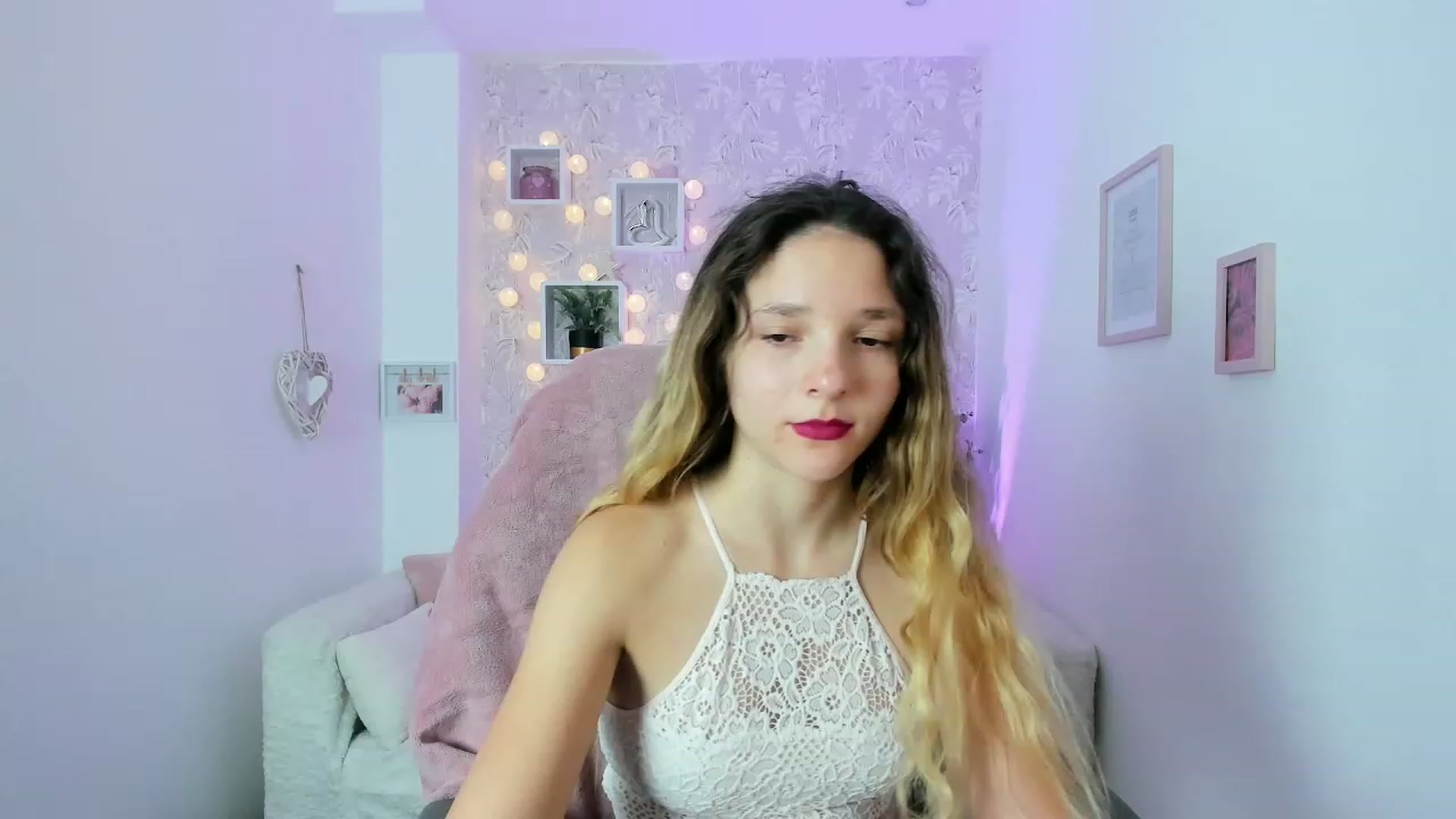 Gallery image thumbnail from Riley_Cutie's myfreecams stream on, 12/29/2022, 13:49 image 2 of 20