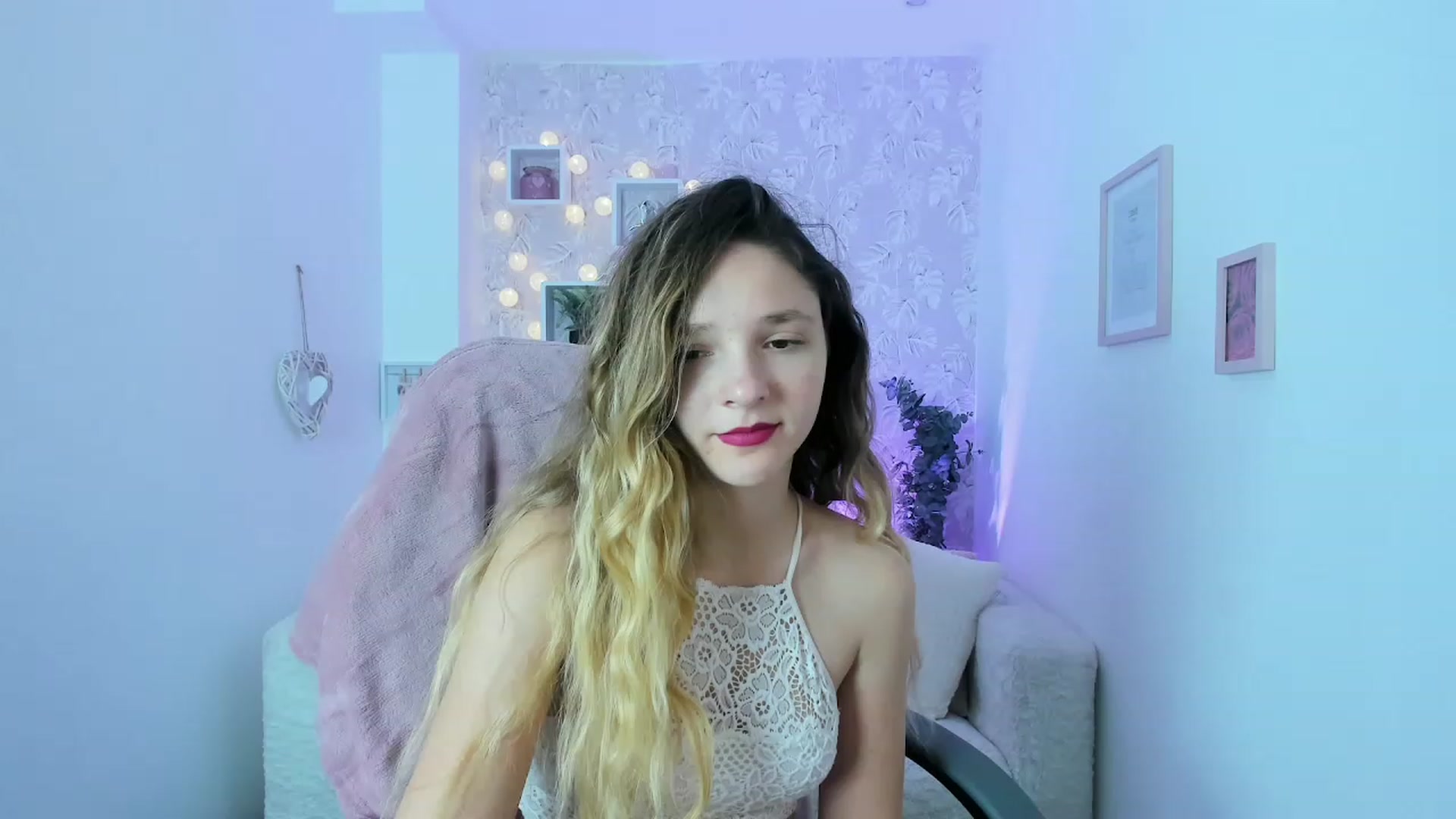 Gallery image thumbnail from Riley_Cutie's myfreecams stream on, 12/29/2022, 13:49 image 19 of 20