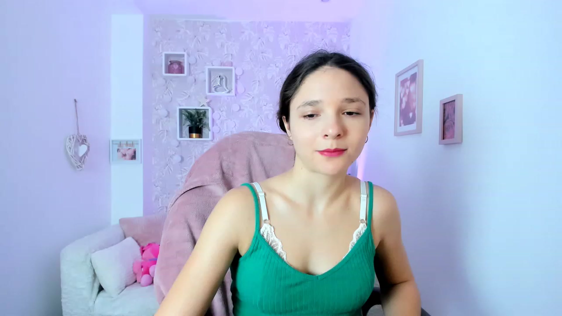 Gallery image thumbnail from Riley_Cutie's myfreecams stream on, 01/03/2023, 09:48 image 7 of 20