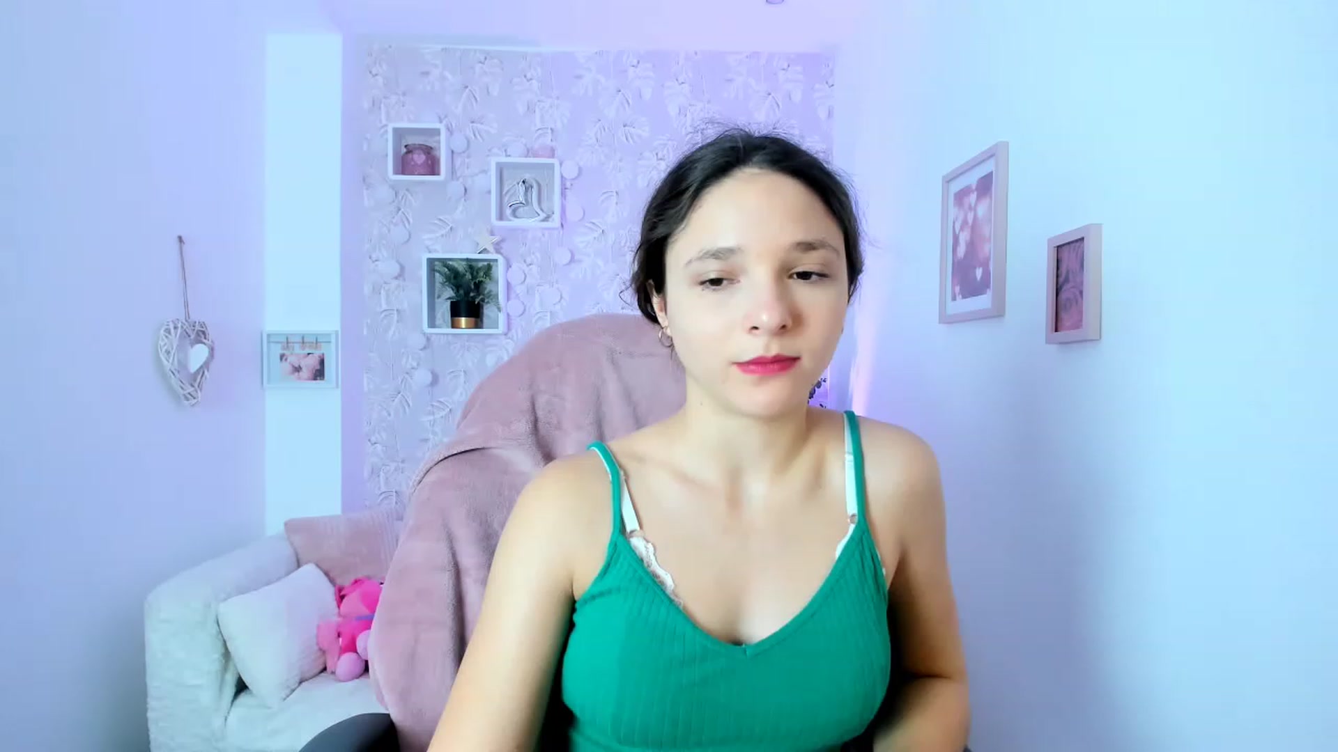 Gallery image thumbnail from Riley_Cutie's myfreecams stream on, 01/03/2023, 09:48 image 12 of 20