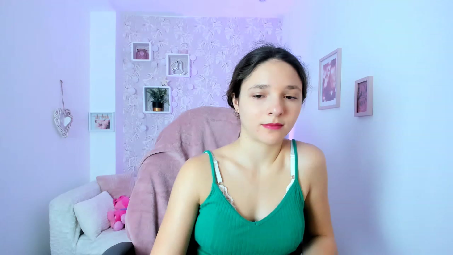 Gallery image thumbnail from Riley_Cutie's myfreecams stream on, 01/03/2023, 09:48 image 14 of 20