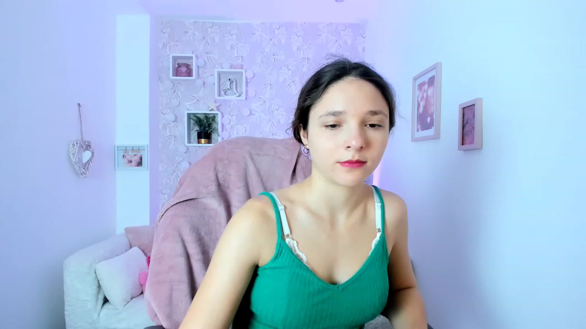 Gallery image thumbnail from Riley_Cutie's myfreecams stream on, 01/03/2023, 09:48 image 19 of 20