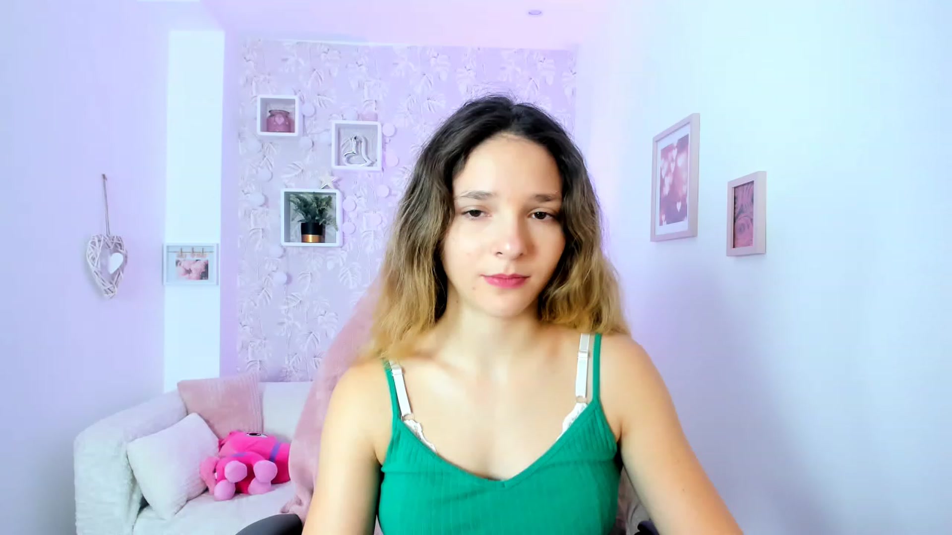 Gallery image thumbnail from Riley_Cutie's myfreecams stream on, 01/03/2023, 11:34 image 1 of 20