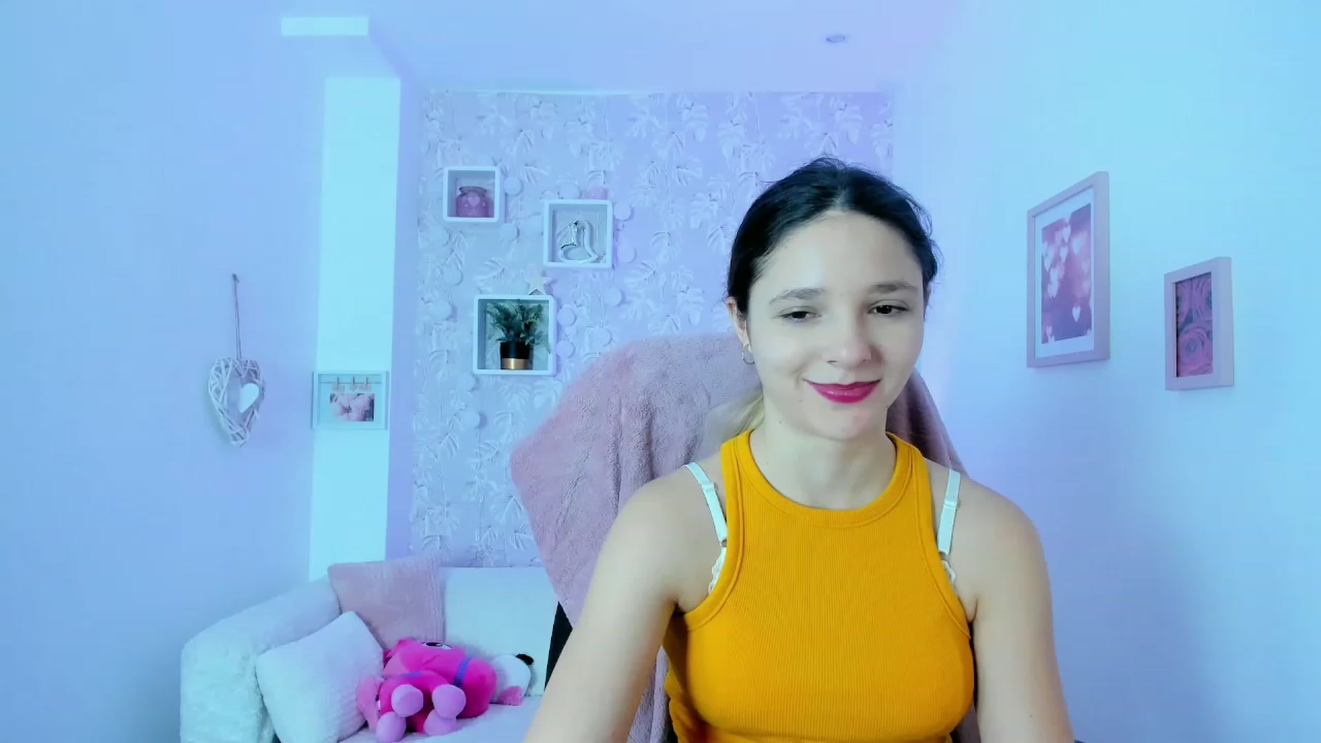 Gallery image thumbnail from Riley_Cutie's myfreecams stream on, 01/04/2023, 10:09 image 6 of 20