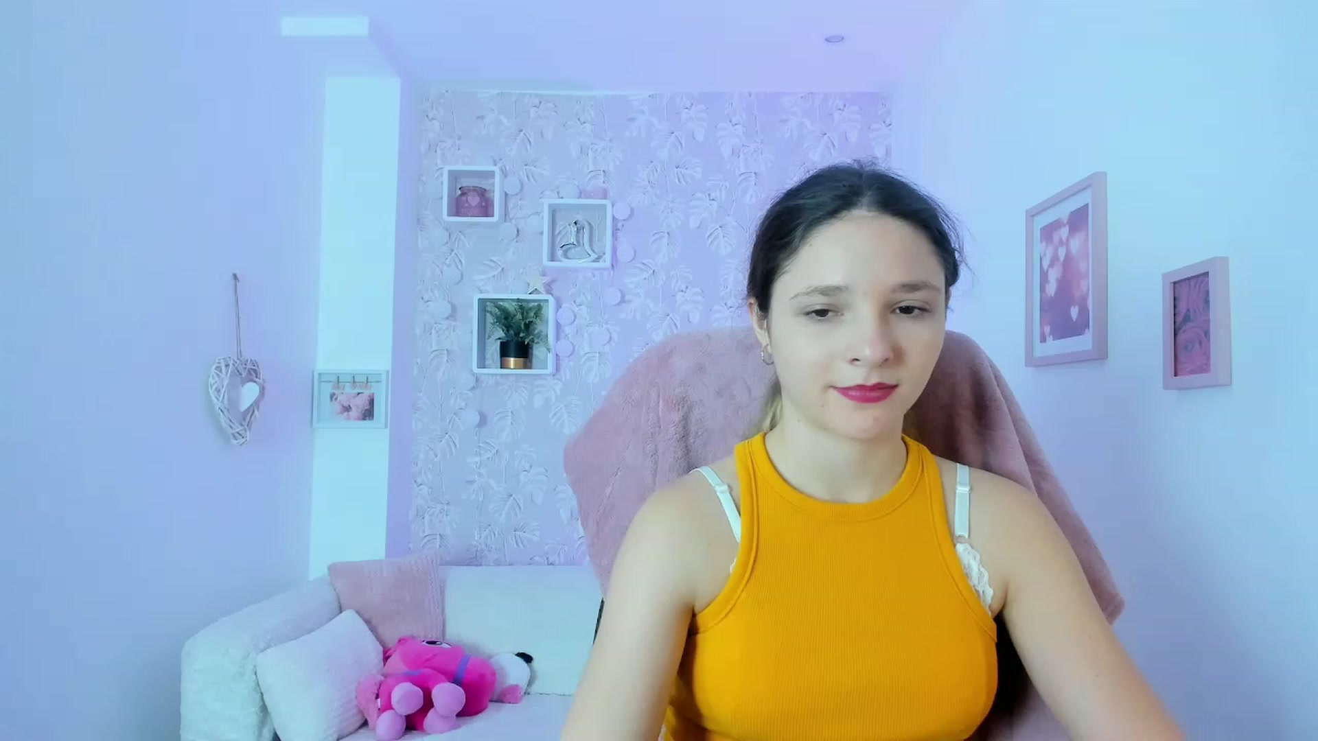 Gallery image thumbnail from Riley_Cutie's myfreecams stream on, 01/04/2023, 10:09 image 18 of 20