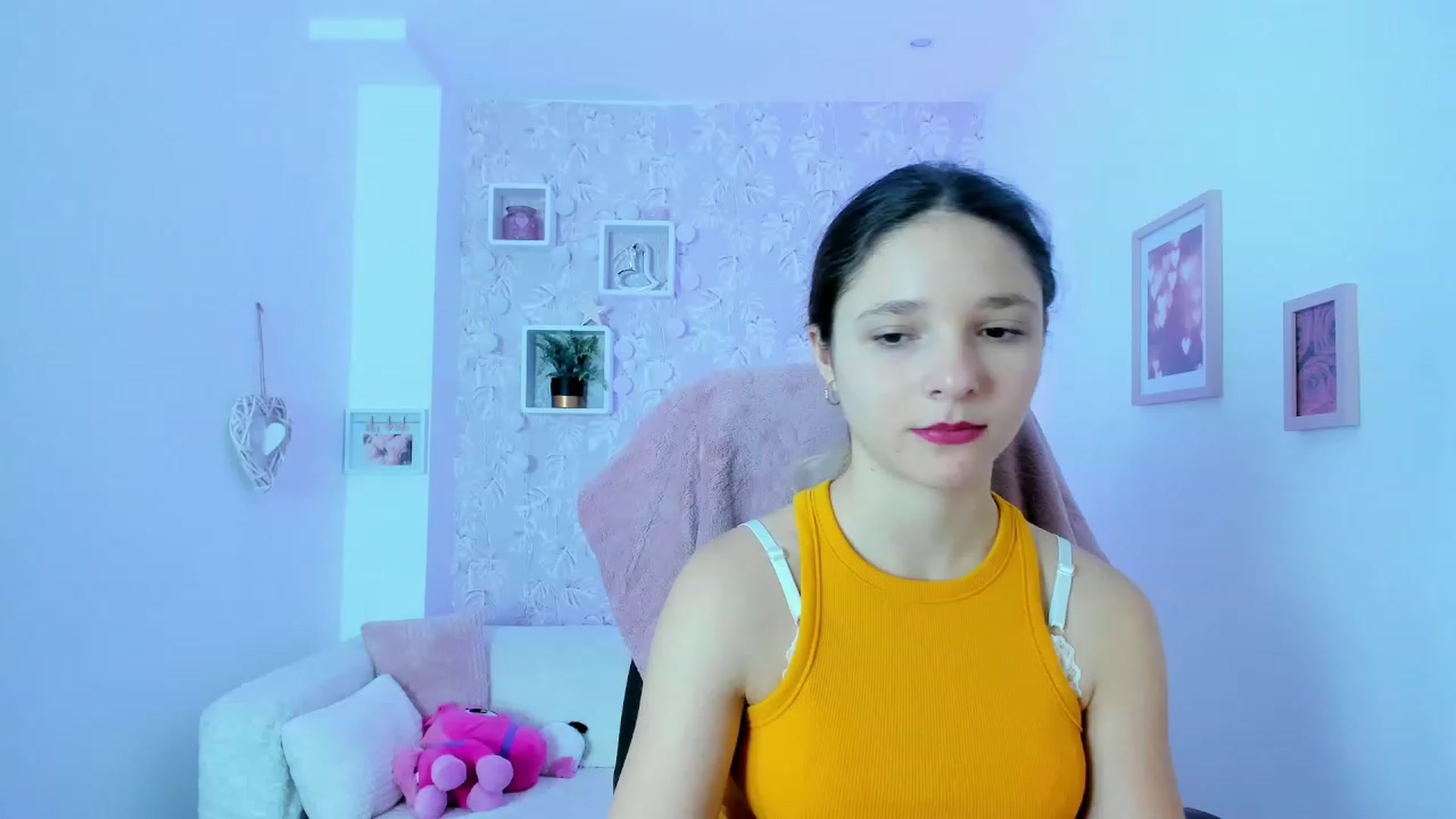 Gallery image thumbnail from Riley_Cutie's myfreecams stream on, 01/04/2023, 10:09 image 11 of 20