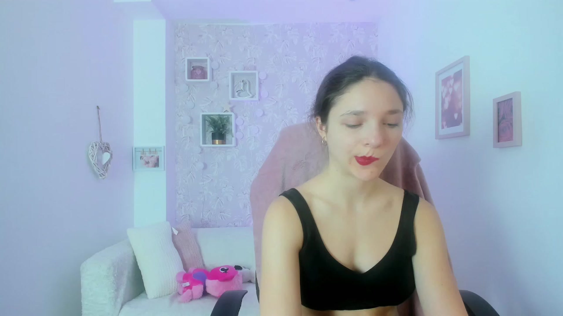 Gallery image thumbnail from Riley_Cutie's myfreecams stream on, 01/05/2023, 10:37 image 18 of 20