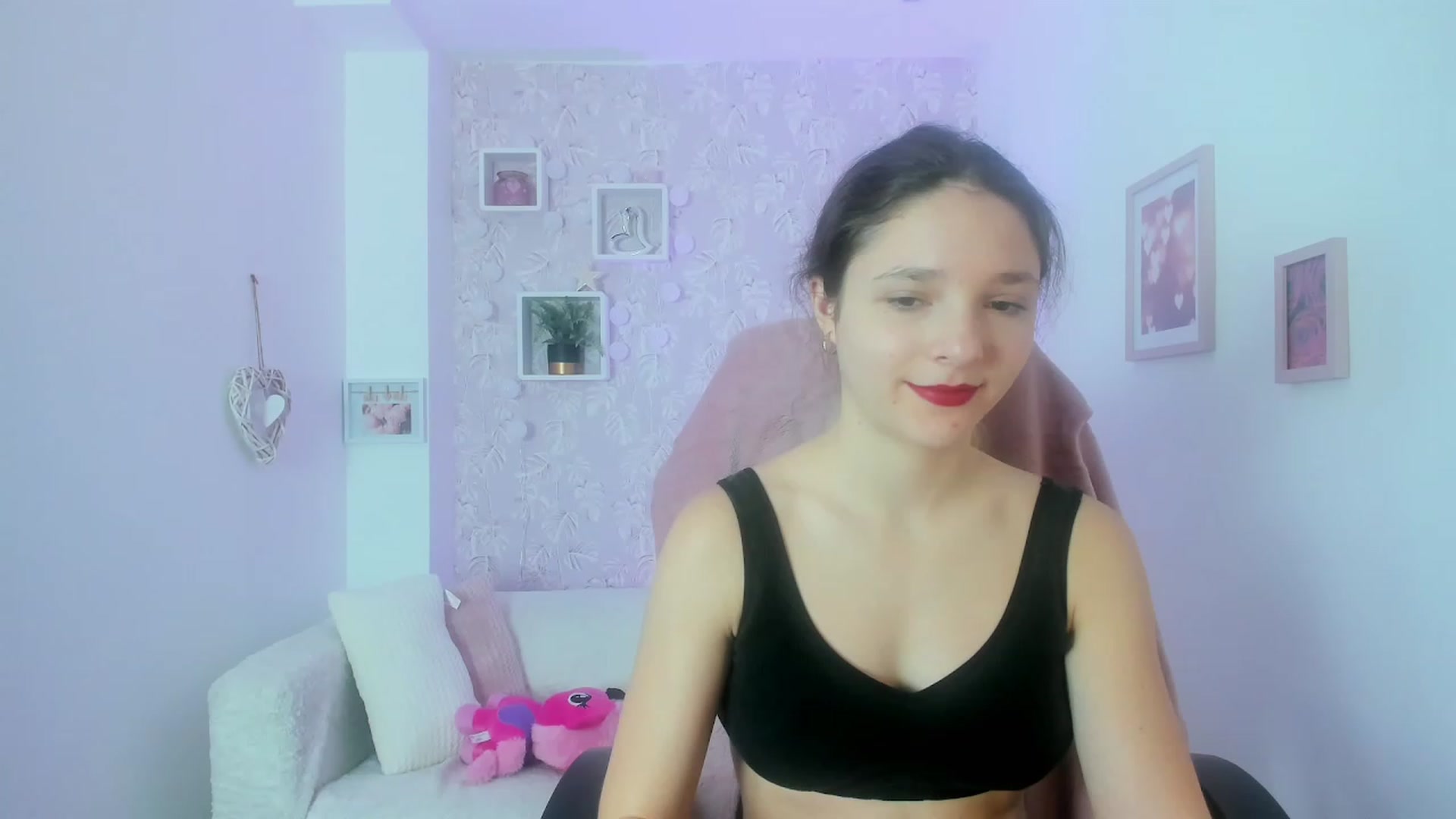 Gallery image thumbnail from Riley_Cutie's myfreecams stream on, 01/05/2023, 10:37 image 13 of 20