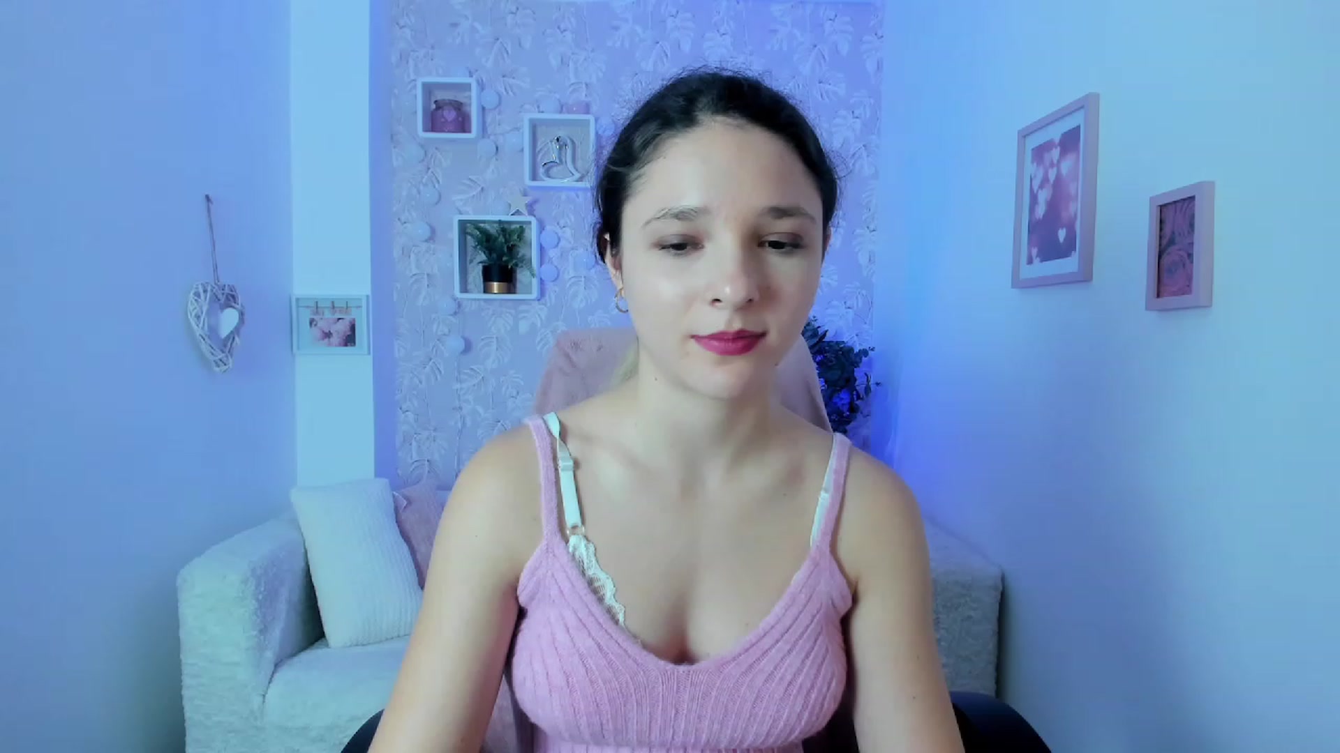 Gallery image thumbnail from Riley_Cutie's myfreecams stream on, 01/12/2023, 12:37 image 7 of 20