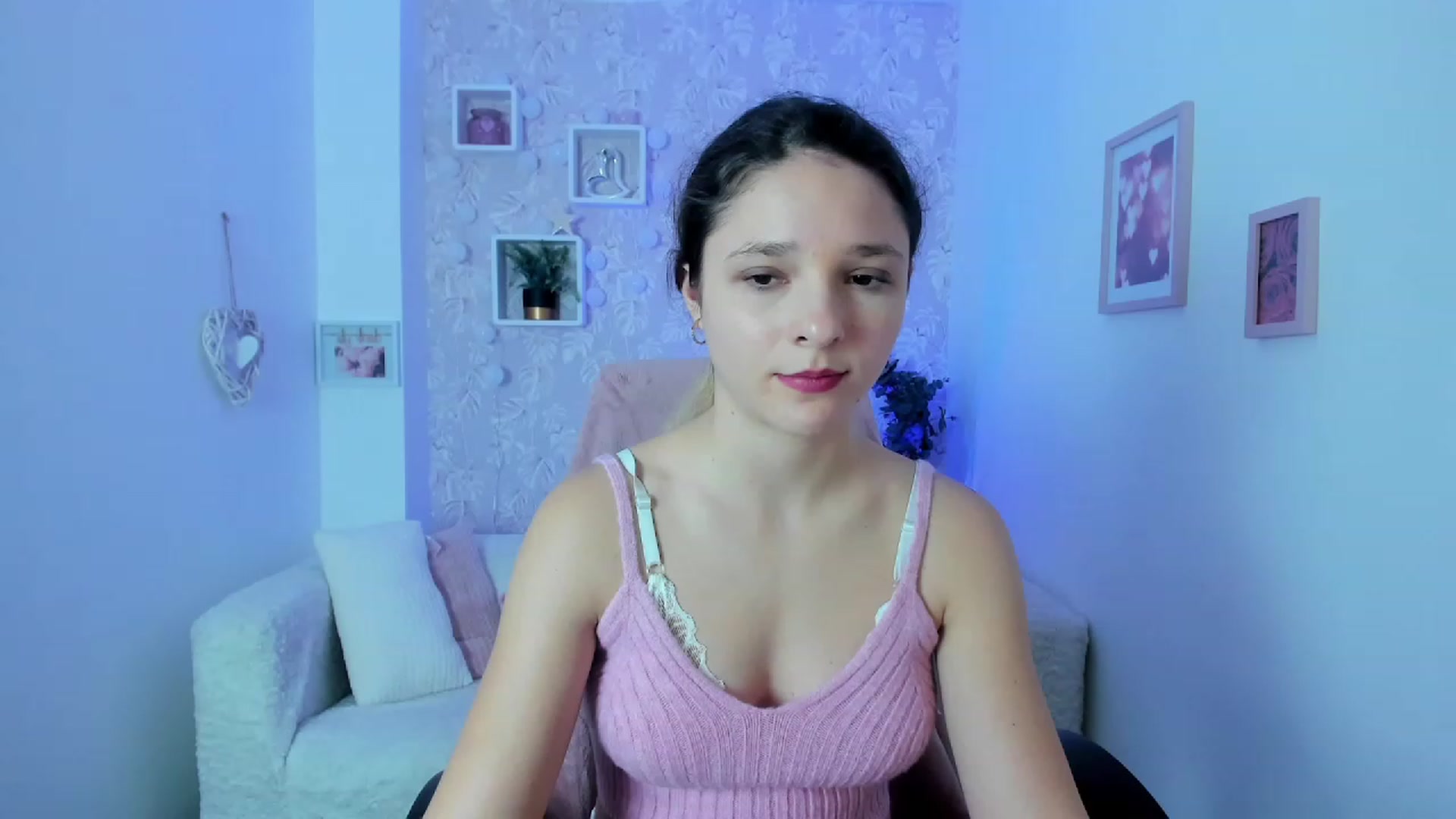 Gallery image thumbnail from Riley_Cutie's myfreecams stream on, 01/12/2023, 12:37 image 20 of 20
