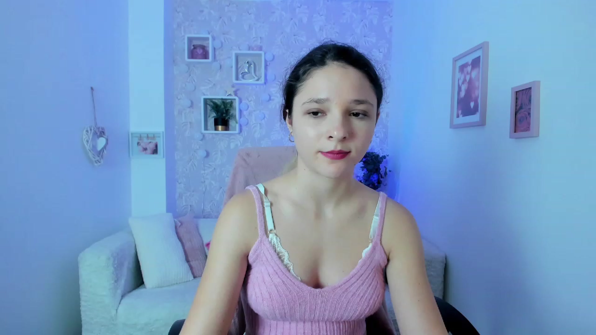 Gallery image thumbnail from Riley_Cutie's myfreecams stream on, 01/12/2023, 12:37 image 19 of 20