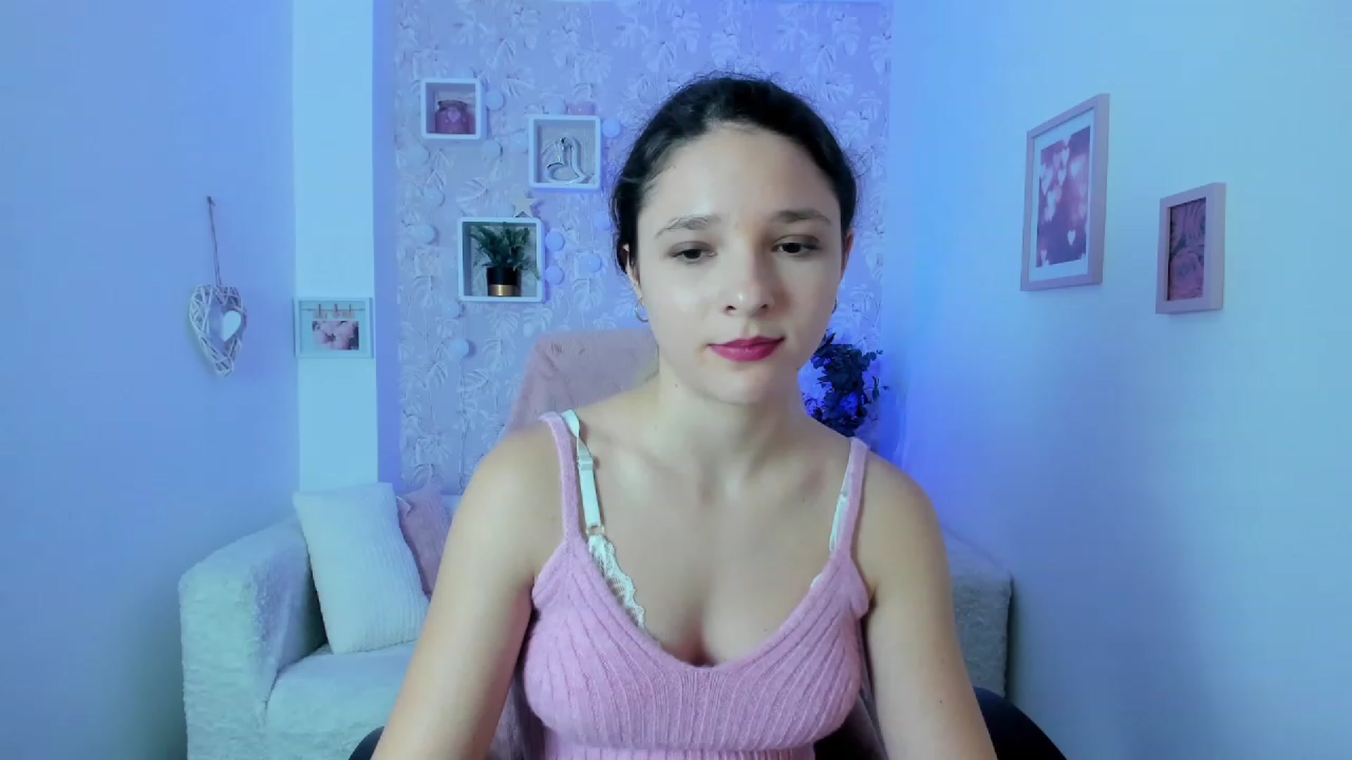 Gallery image thumbnail from Riley_Cutie's myfreecams stream on, 01/12/2023, 12:37 image 5 of 20