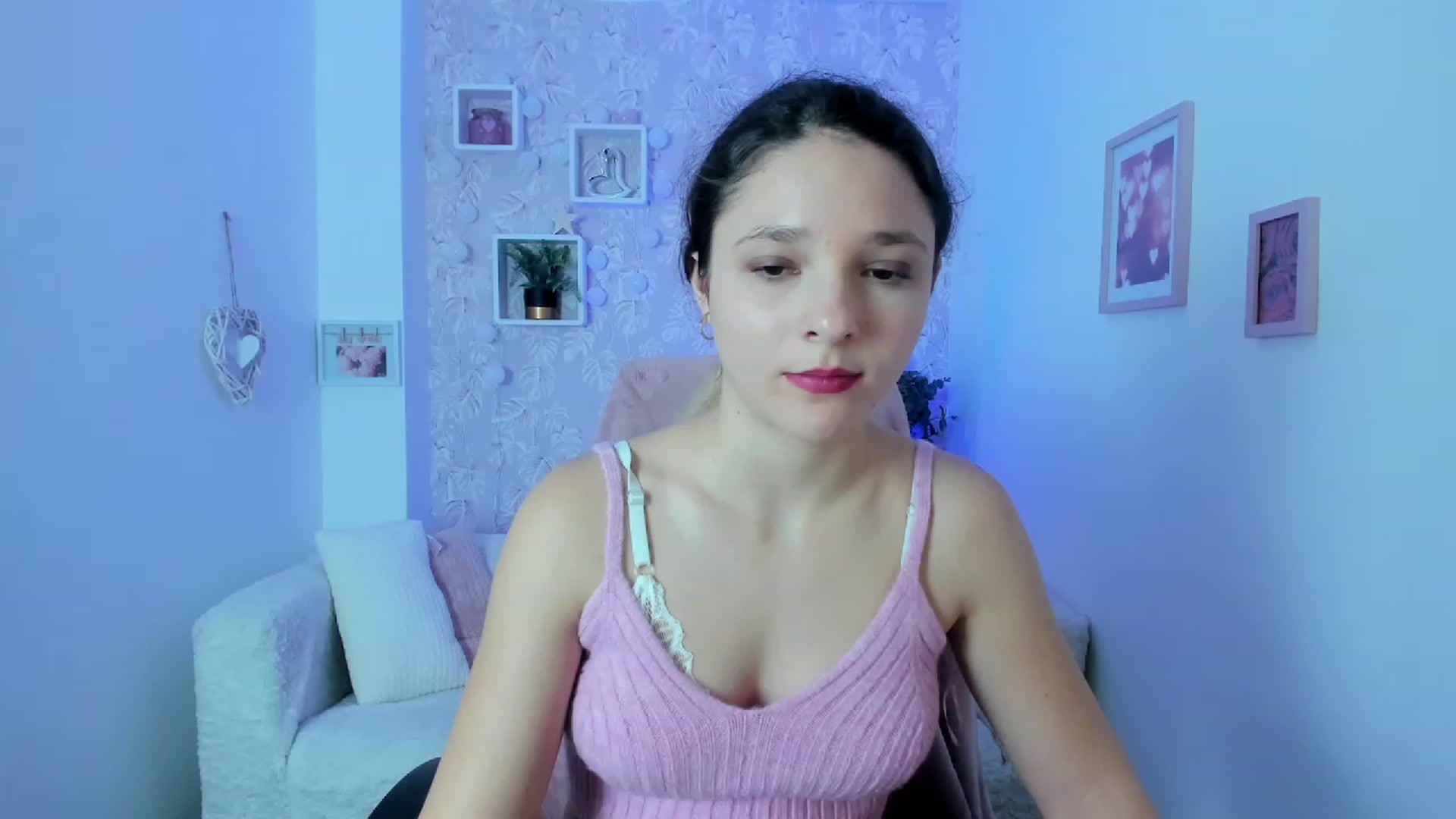 Gallery image thumbnail from Riley_Cutie's myfreecams stream on, 01/12/2023, 12:37 image 4 of 20