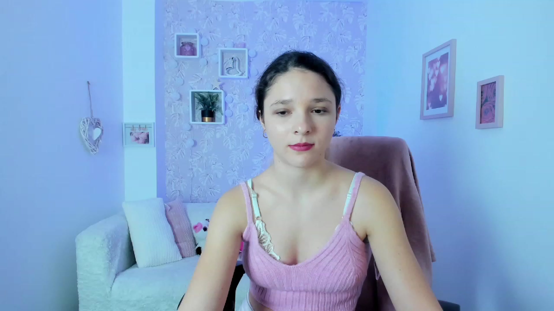 Gallery image thumbnail from Riley_Cutie's myfreecams stream on, 01/12/2023, 13:18 image 20 of 20