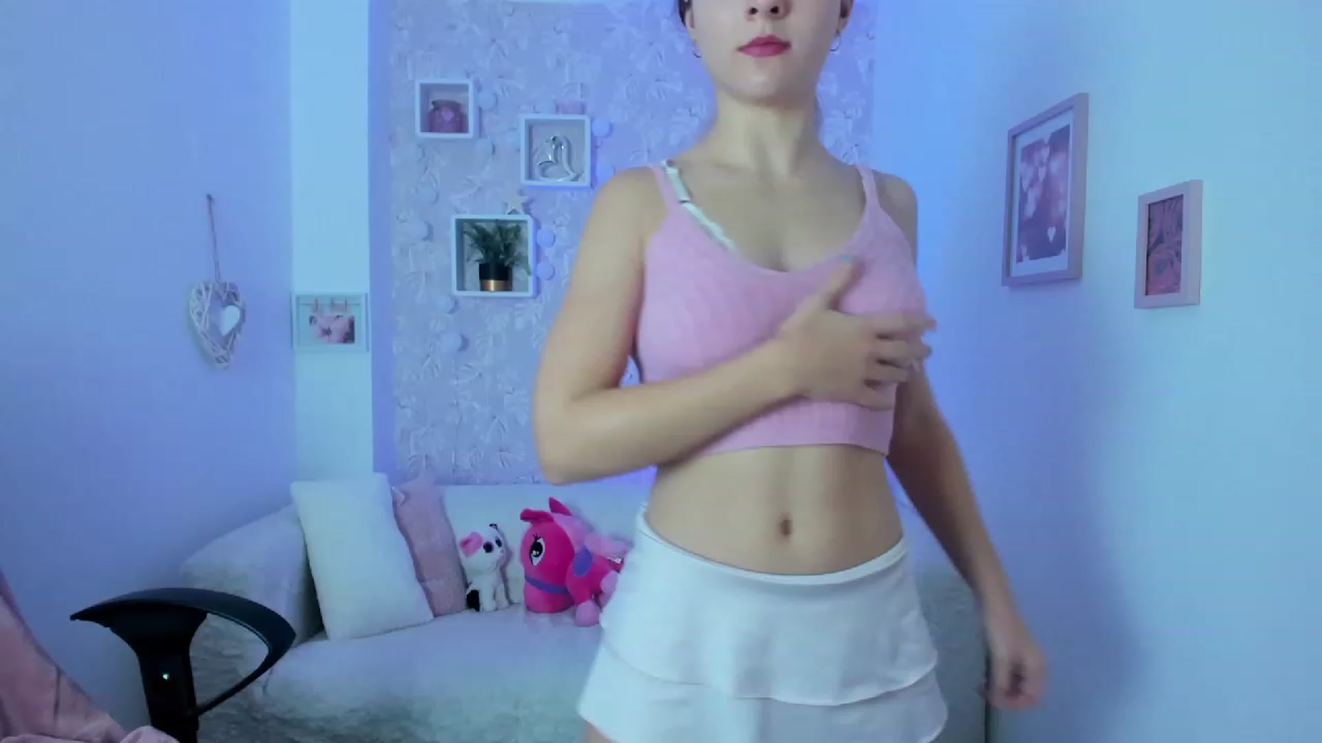 Gallery image thumbnail from Riley_Cutie's myfreecams stream on, 01/12/2023, 13:18 image 5 of 20