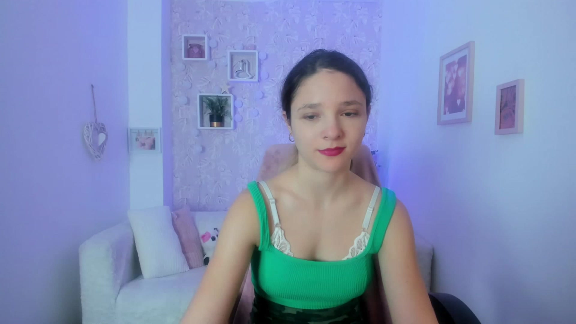Gallery image thumbnail from Riley_Cutie's myfreecams stream on, 01/13/2023, 10:47 image 3 of 20