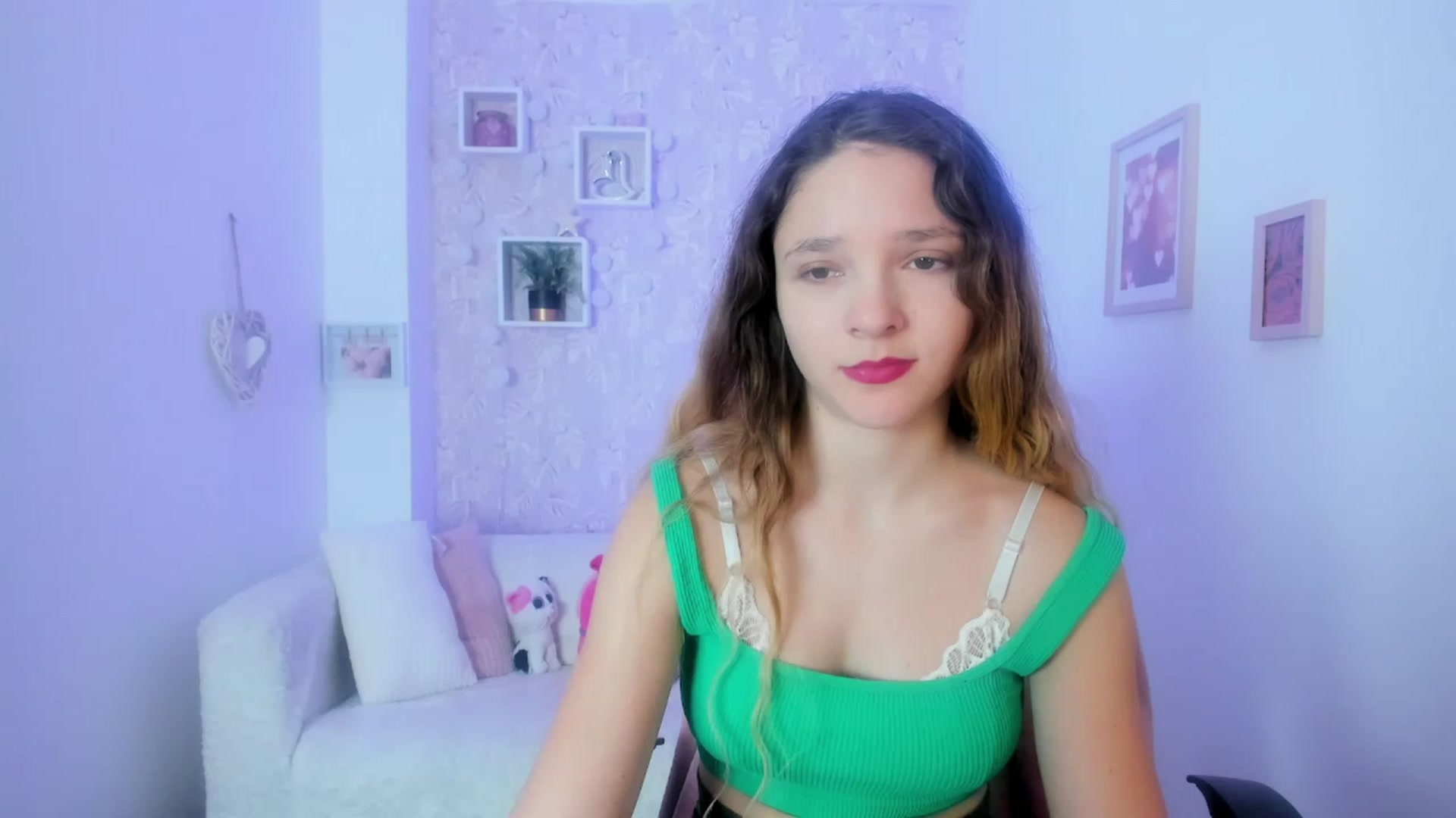 Gallery image thumbnail from Riley_Cutie's myfreecams stream on, 01/13/2023, 10:47 image 11 of 20