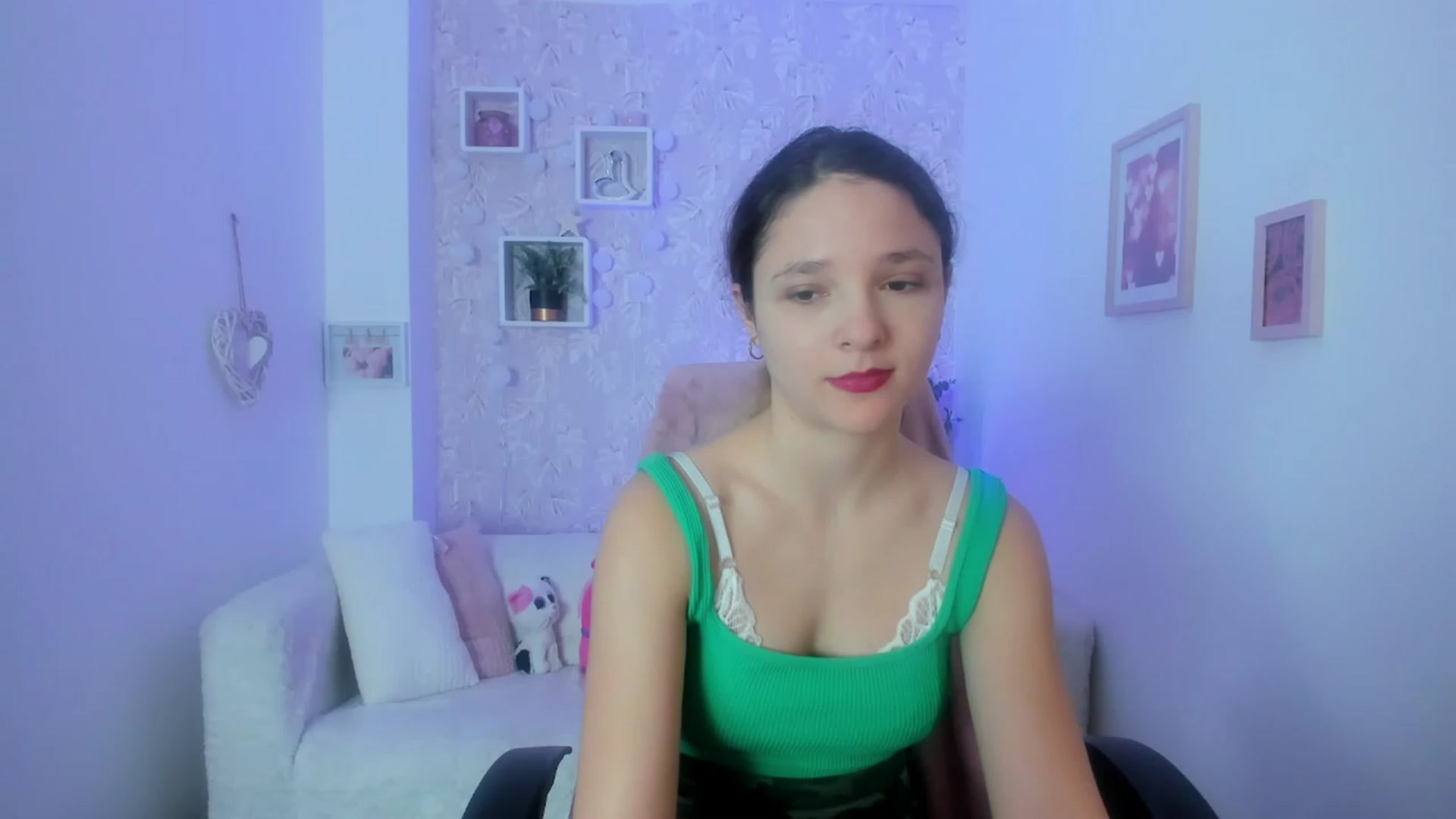 Gallery image thumbnail from Riley_Cutie's myfreecams stream on, 01/13/2023, 10:47 image 2 of 20