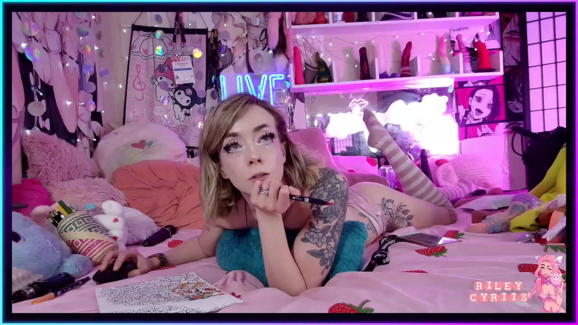 Gallery image thumbnail from Riley_Cyriis's myfreecams stream on, 06/20/2023, 24:08 image 11 of 20