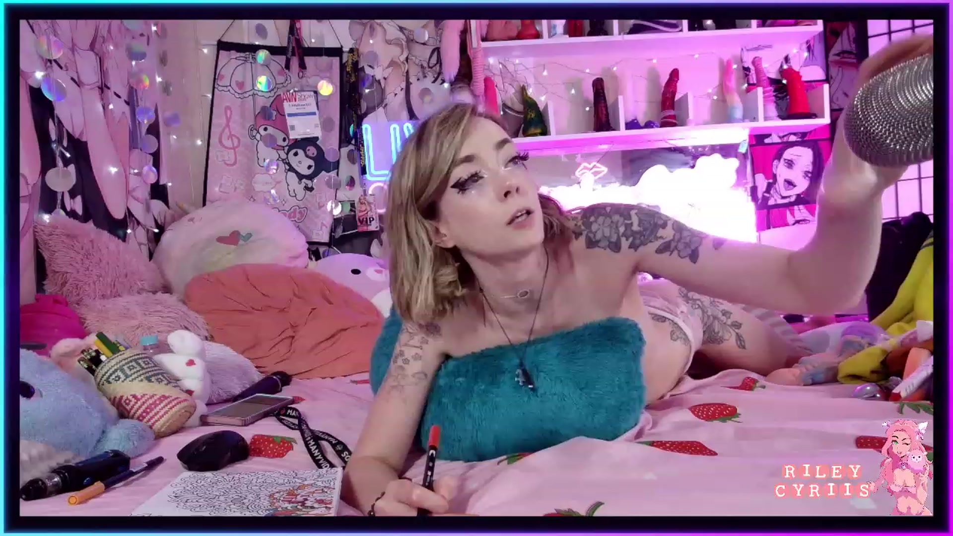 Gallery image thumbnail from Riley_Cyriis's myfreecams stream on, 06/20/2023, 24:08 image 12 of 20