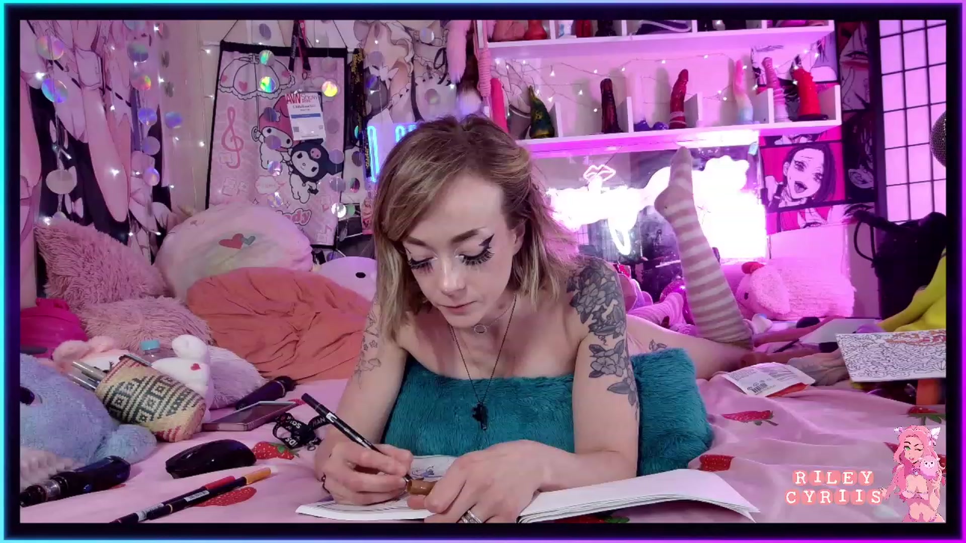 Gallery image thumbnail from Riley_Cyriis's myfreecams stream on, 06/20/2023, 24:08 image 14 of 20