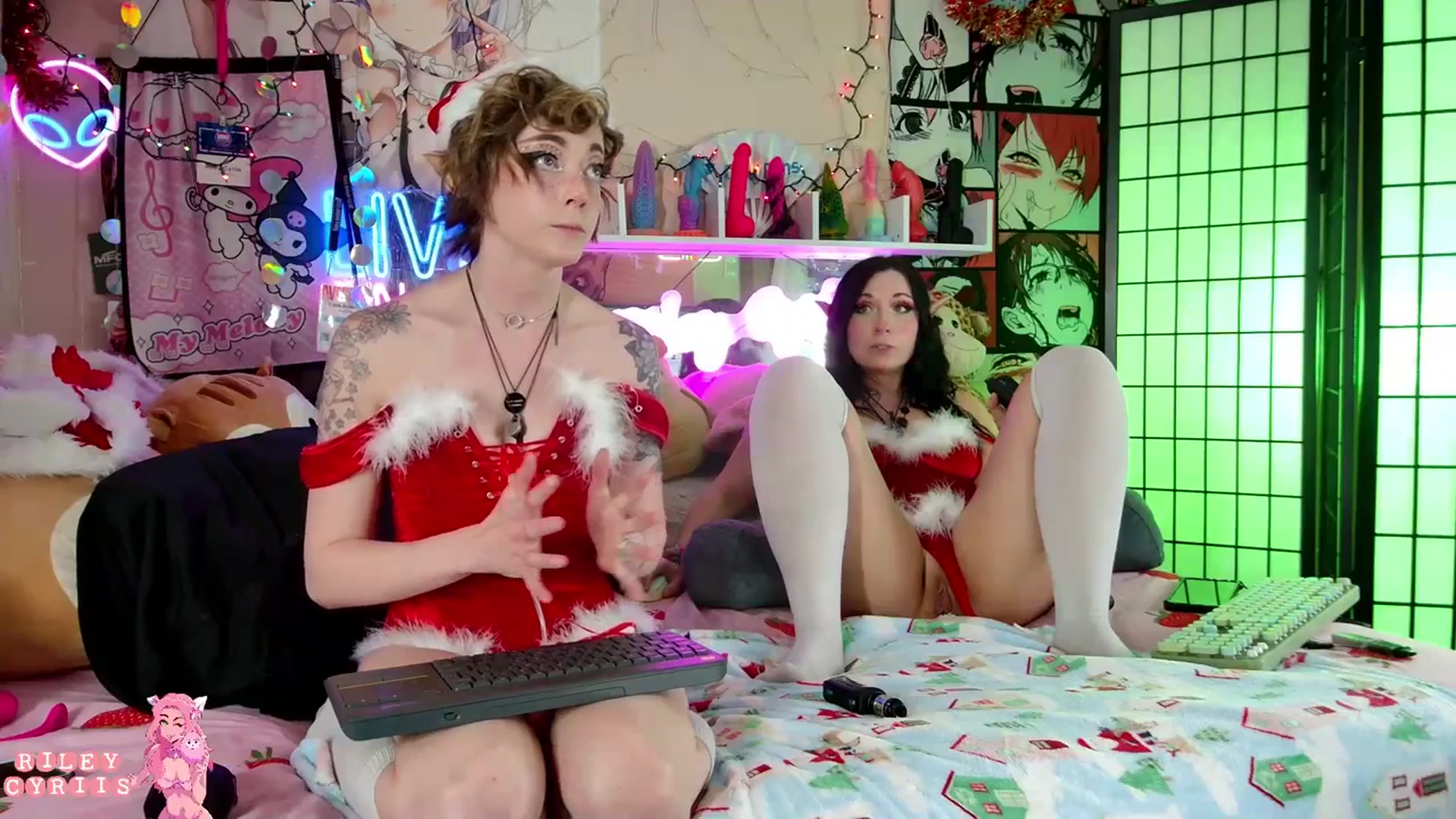 Gallery image thumbnail from Riley_Cyriis's myfreecams stream on, 12/26/2023, 01:00 image 19 of 20
