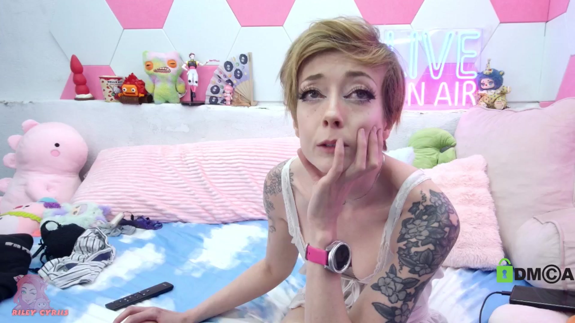 Gallery image thumbnail from Riley_Cyriis's myfreecams stream on, 03/20/2026, 02:01 image 1 of 20