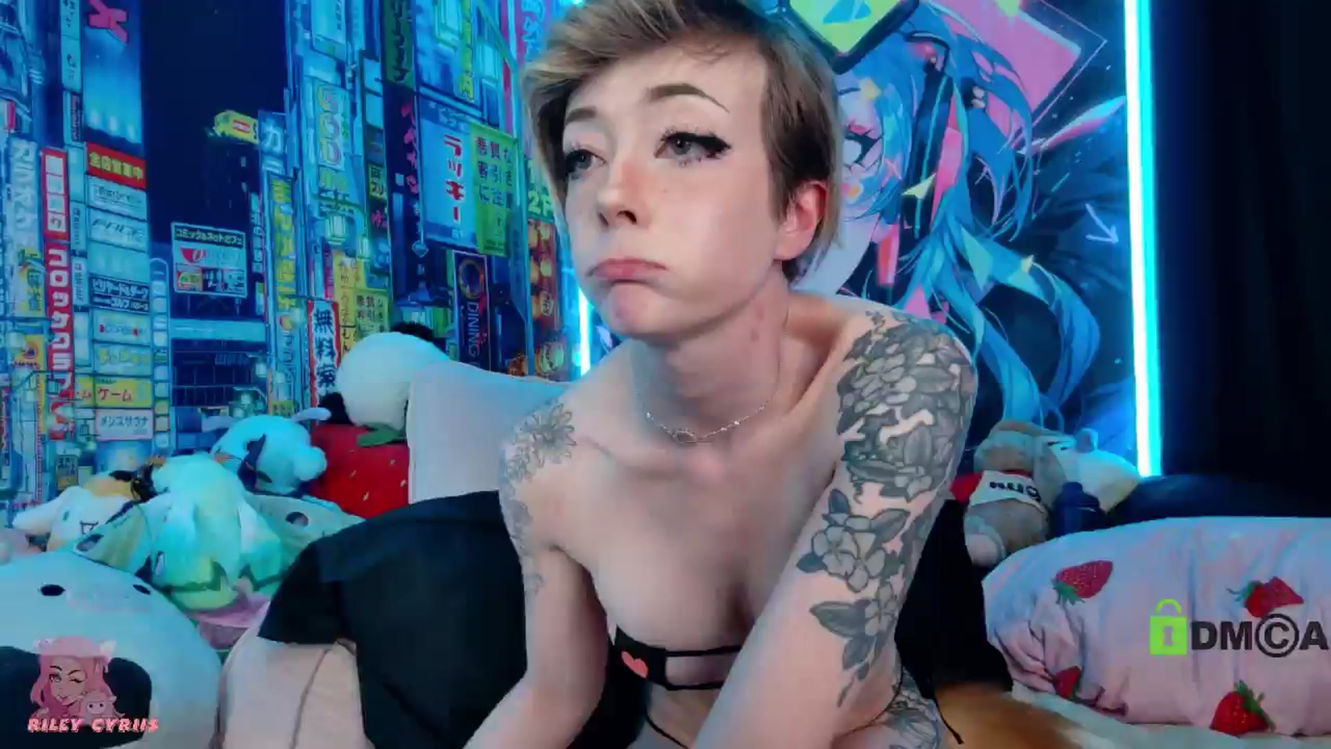 Gallery image thumbnail from Riley_Cyriis's myfreecams stream on, 04/14/2026, 01:36 image 2 of 20